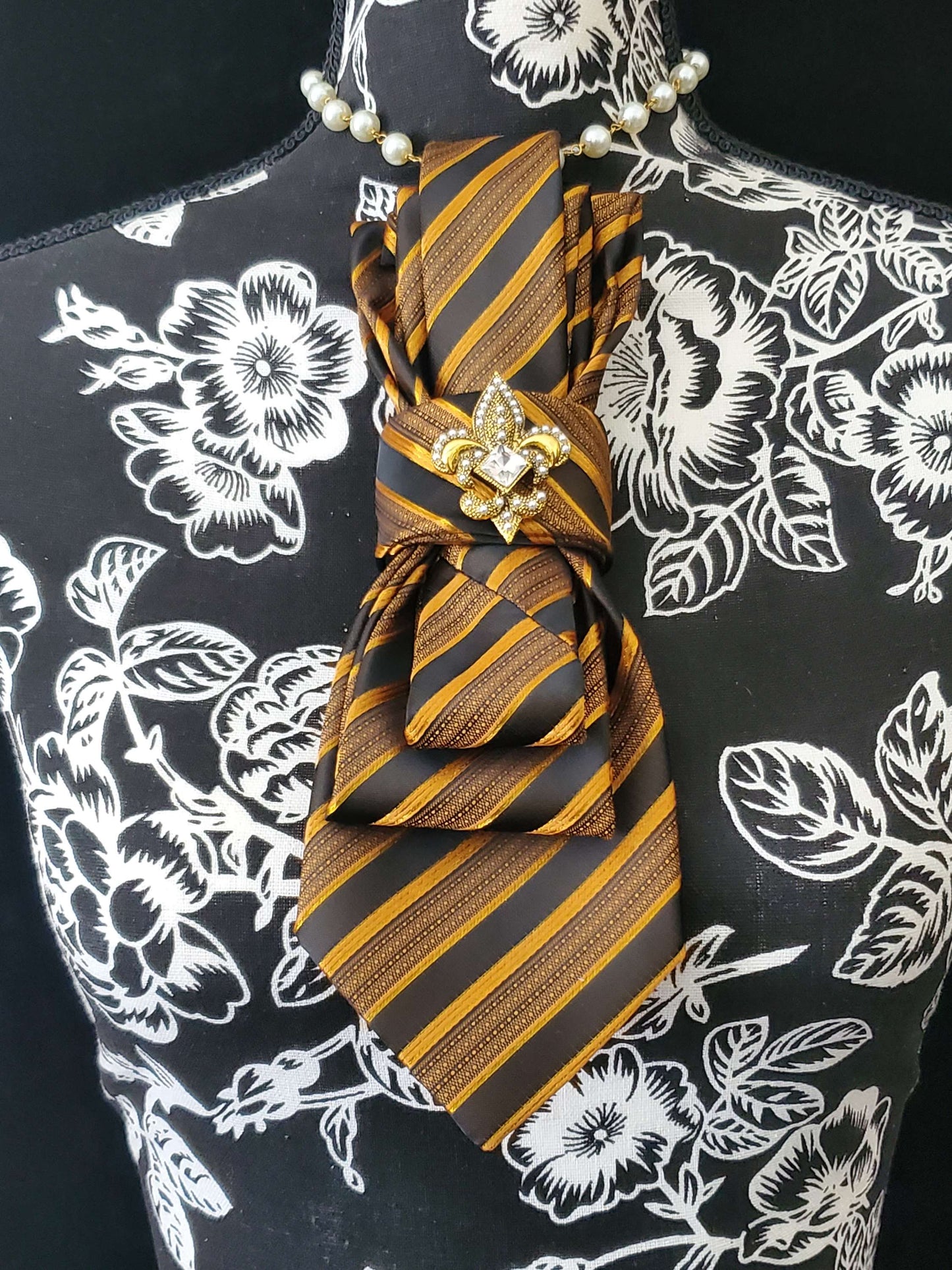 Simply Elegant Black and Gold Stripe Women's Necktie Necklace