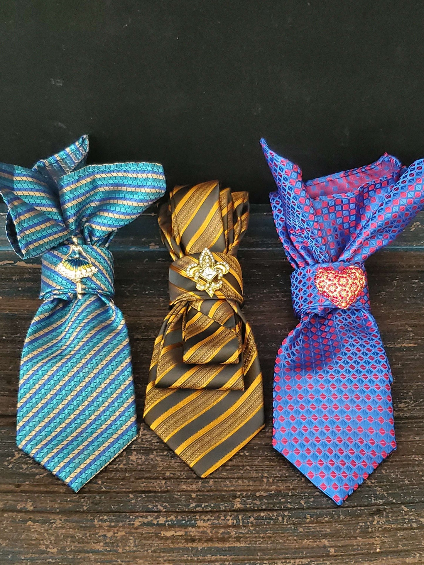 Simply Elegant Black and Gold Stripe Women's Necktie Necklace