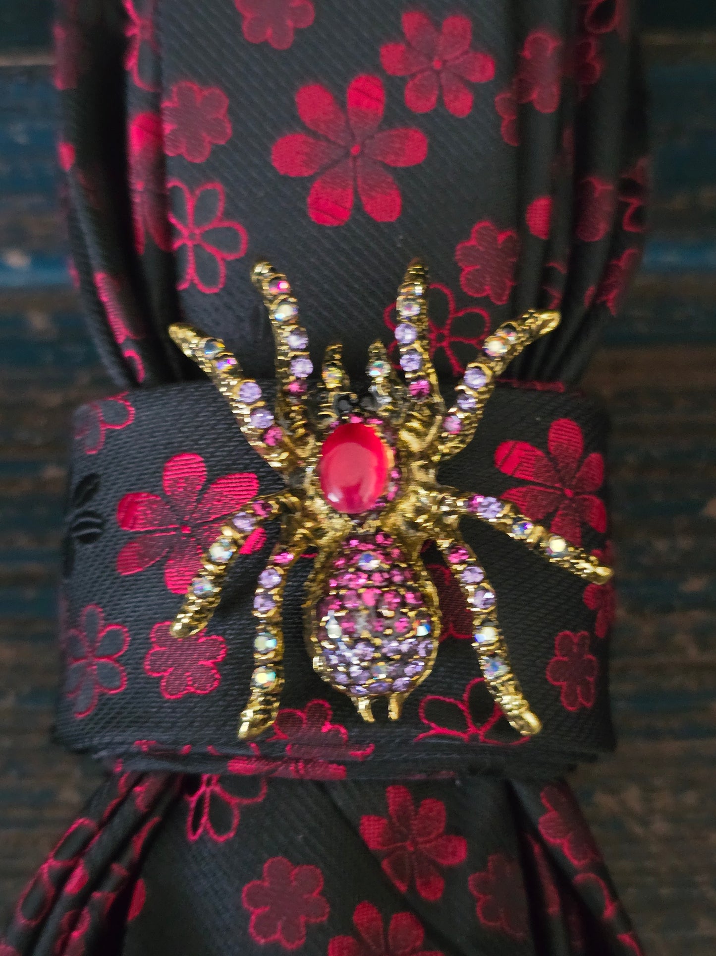 Simple Red and Black Floral Women’s Necktie Necklace - Fashion Ties For Women Women's Necktie Necklace