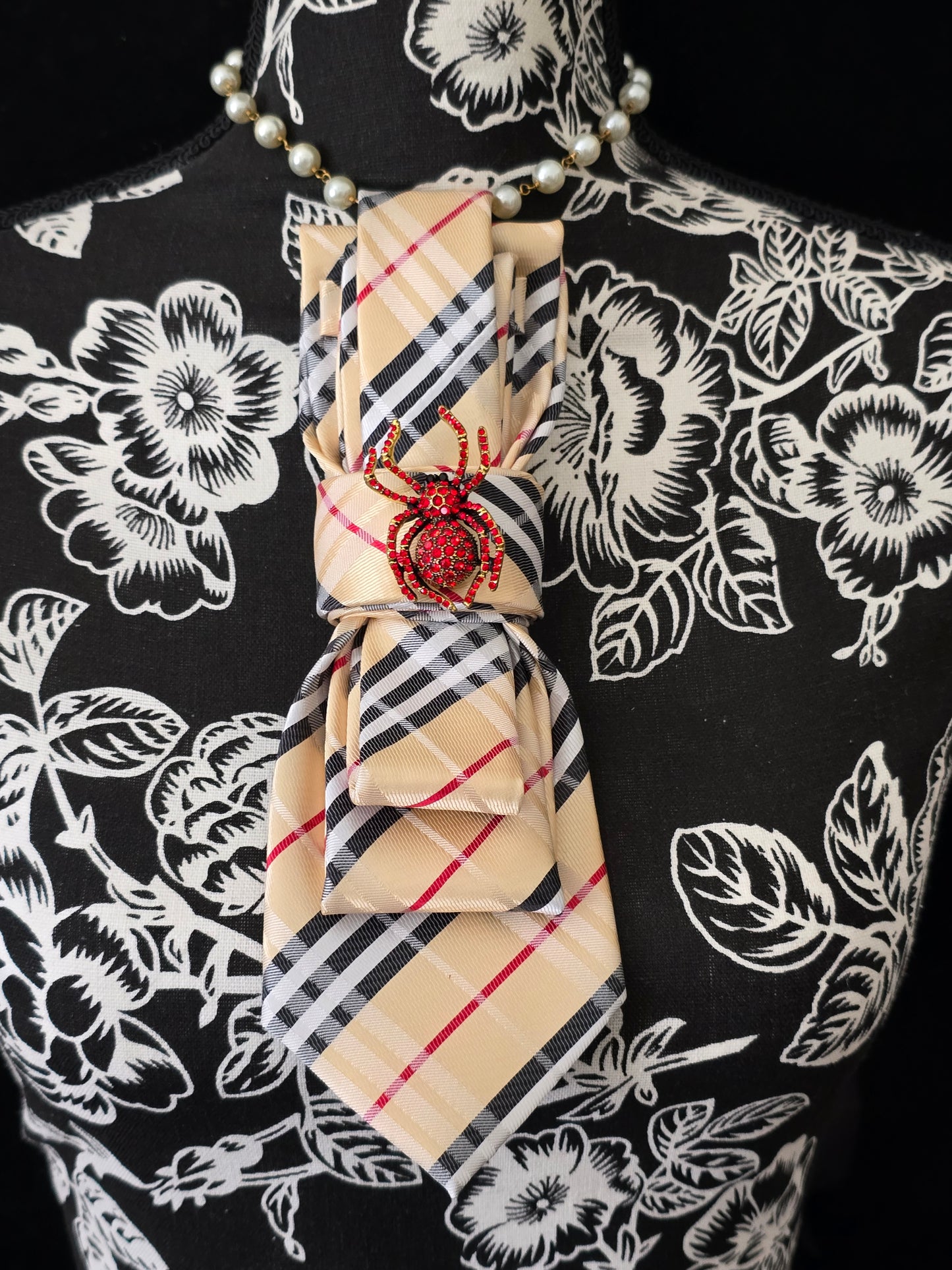 Spider Brooch Necklace- Gold Plaid Women's Necktie Necklace