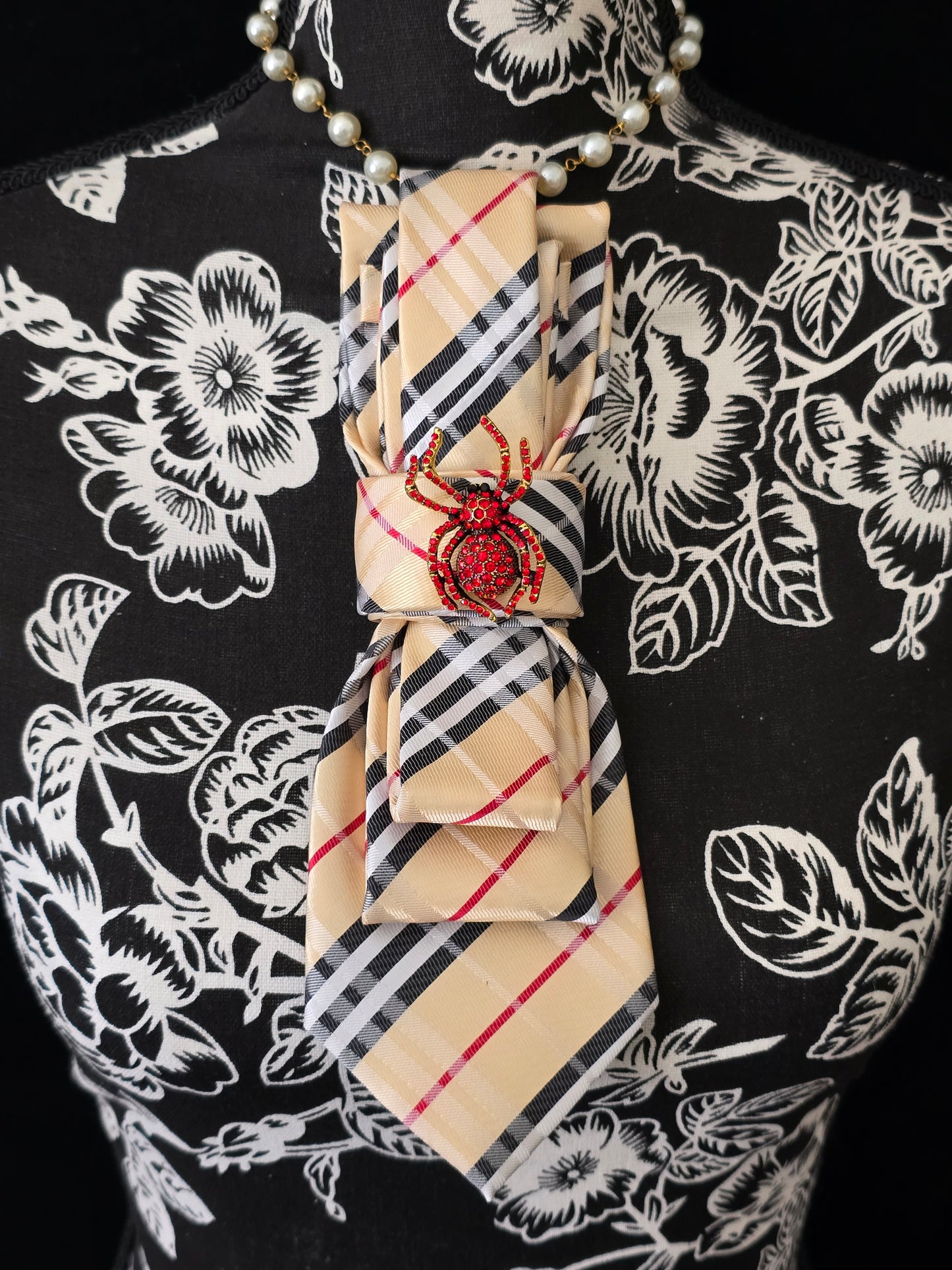 Spider Brooch Necklace- Gold Plaid Women's Necktie Necklace