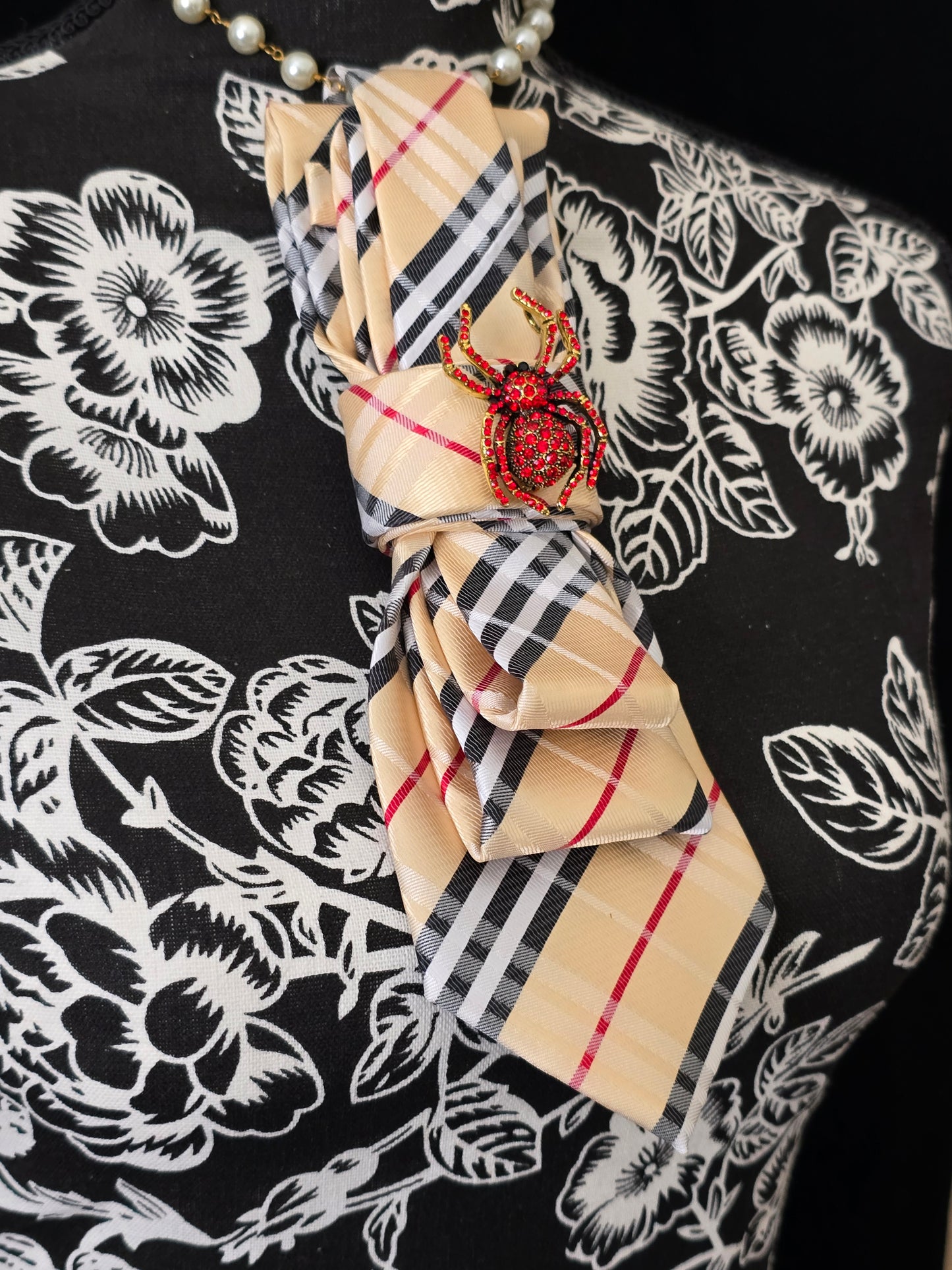 Spider Brooch Necklace- Gold Plaid Women's Necktie Necklace