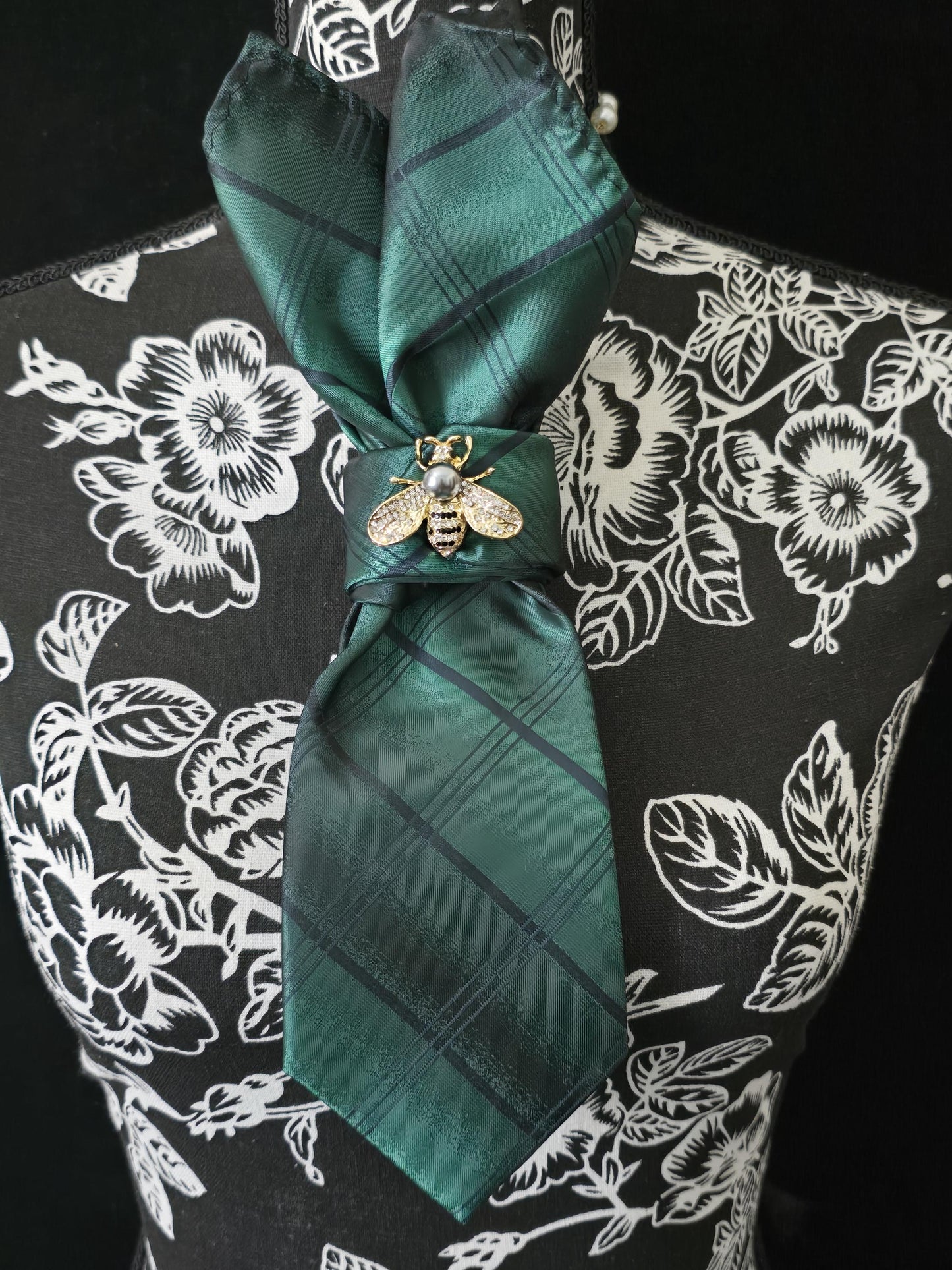 Bumble Bee Brooch- Black and Green Stripe Women's Necktie Necklace - Brooch Necktie - Stylish Neckwear For Women