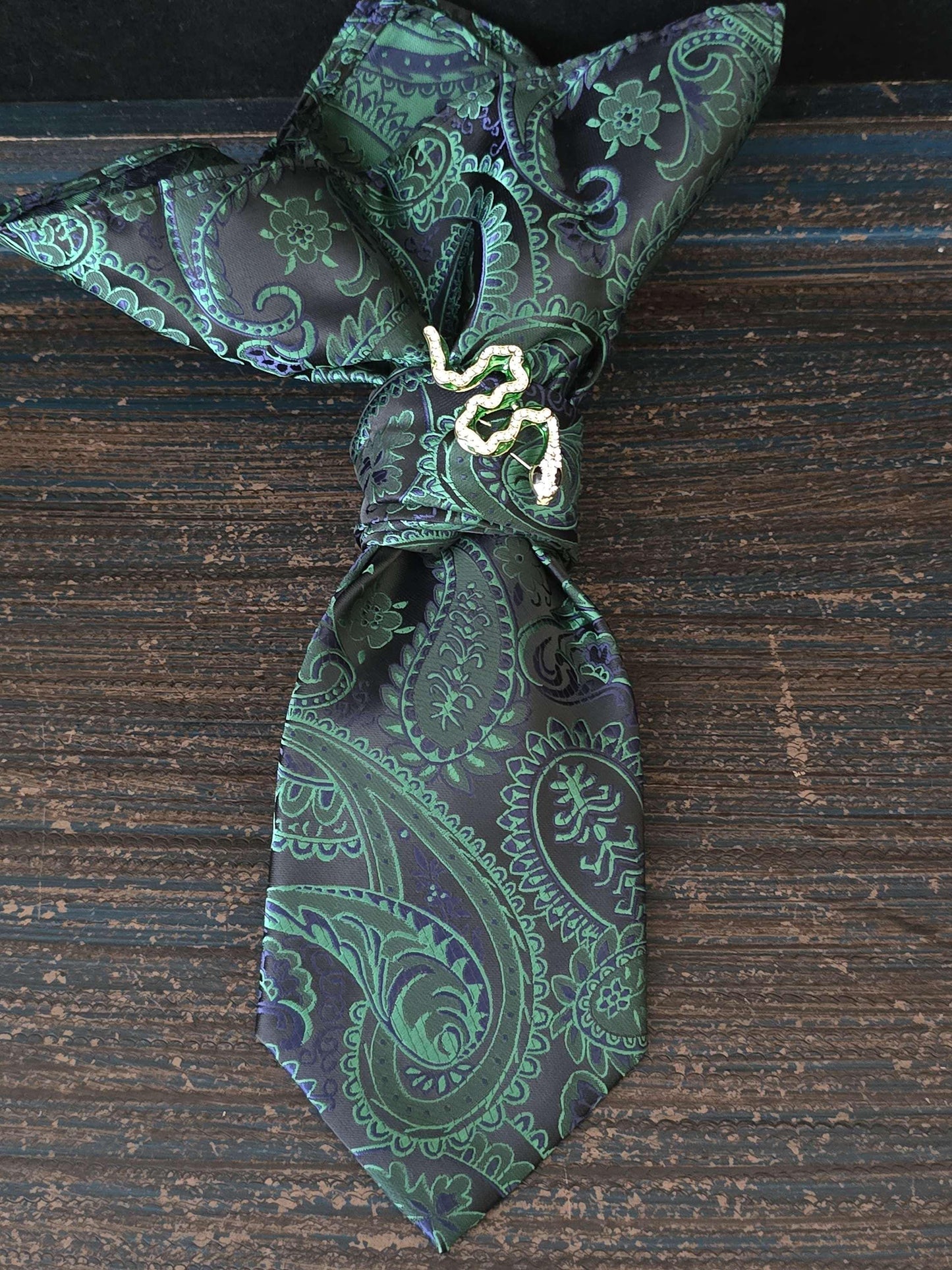Stylish Green/Blue Paisley Women’s Necktie Necklace - Fashion Ties For Women - Brooch Necktie - Stylish Neckwear For Women