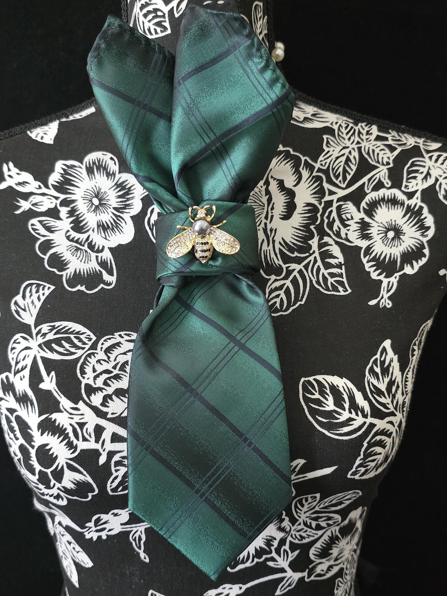 Bumble Bee Brooch- Black and Green Stripe Women's Necktie Necklace - Brooch Necktie - Stylish Neckwear For Women