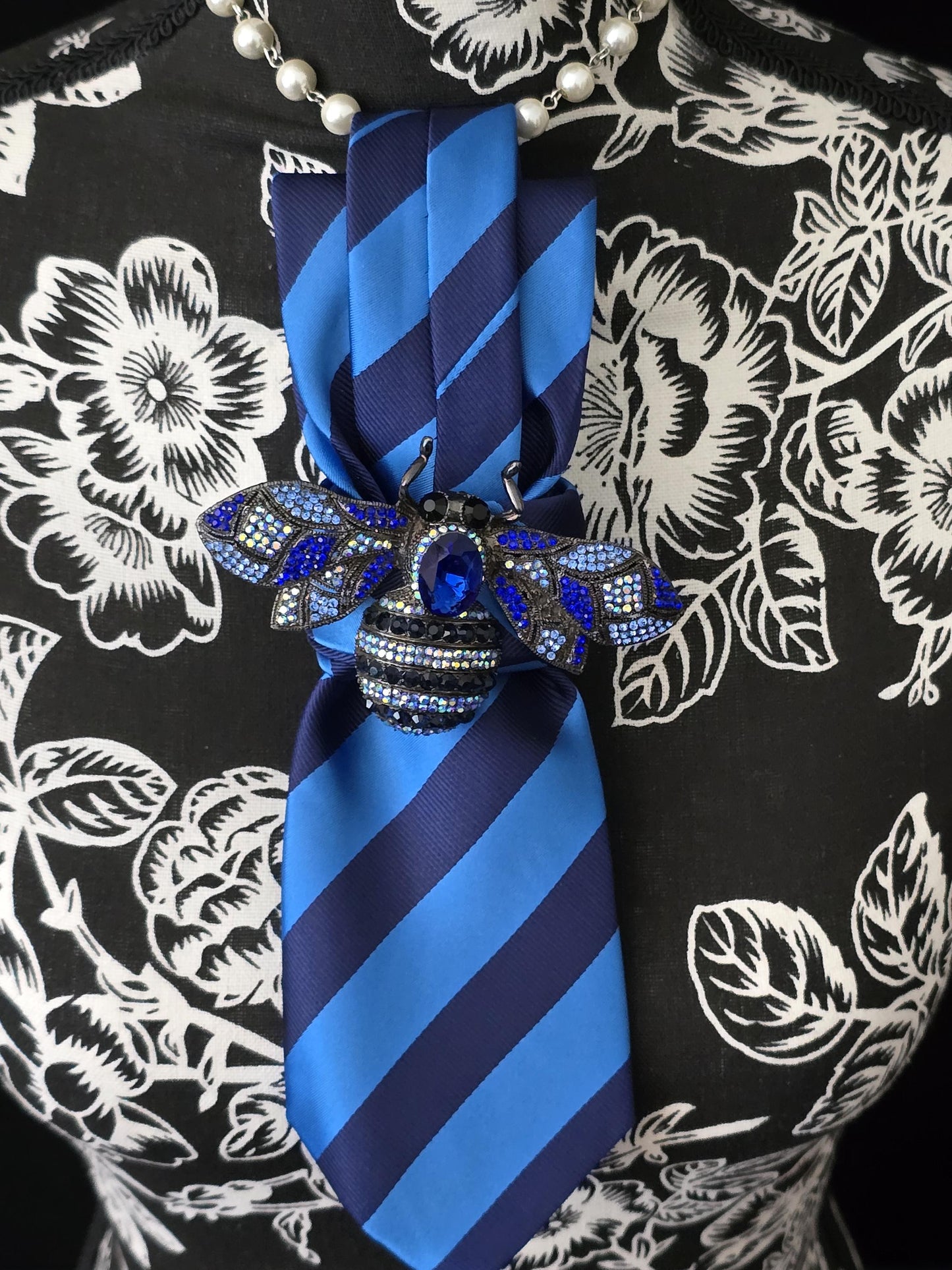 Brooch neckties, Stylish neckwear, Unique ties for women, Fashionable necktie necklace