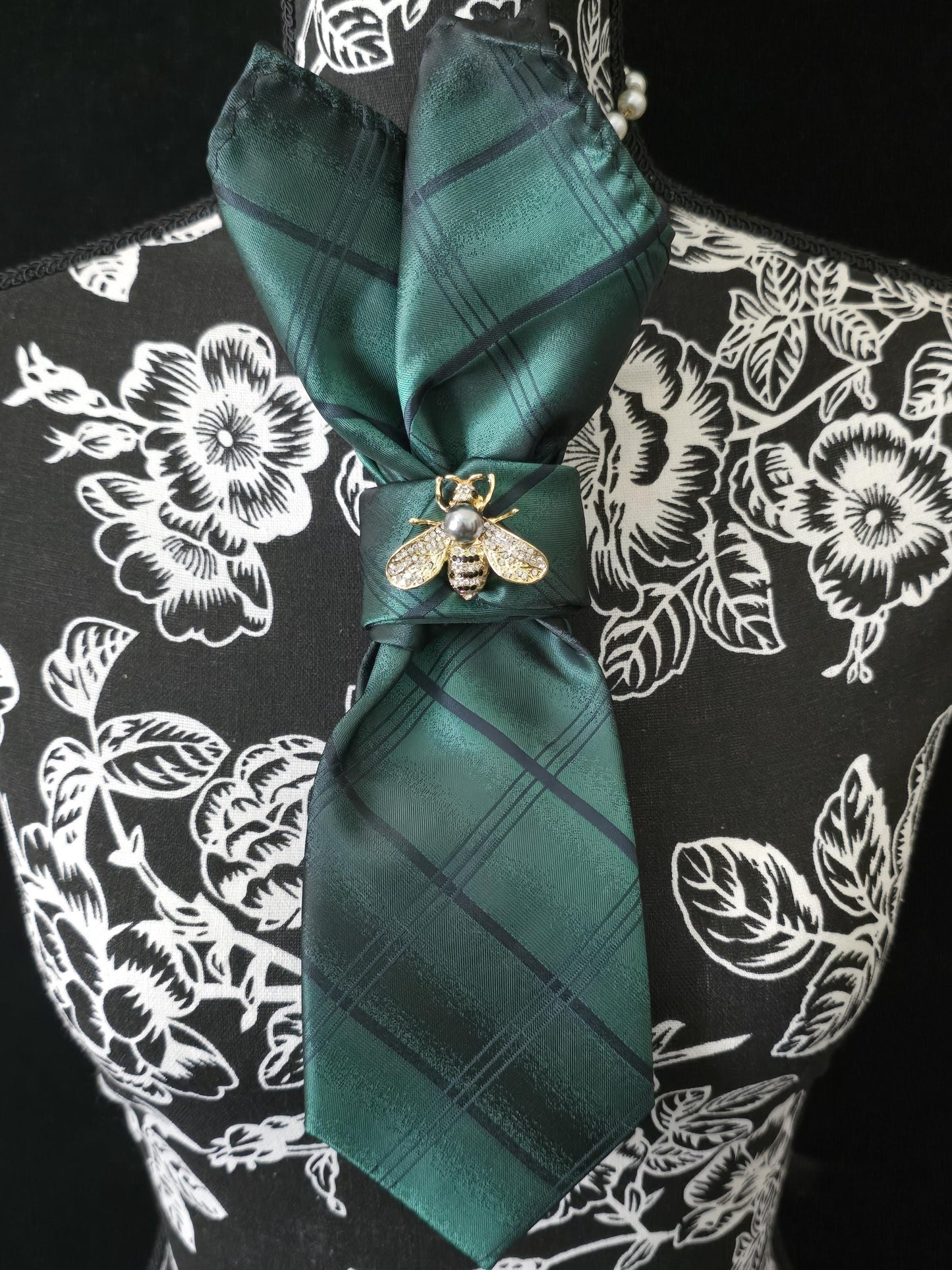 Bumble Bee Brooch- Black and Green Stripe Women's Necktie Necklace - Brooch Necktie - Stylish Neckwear For Women