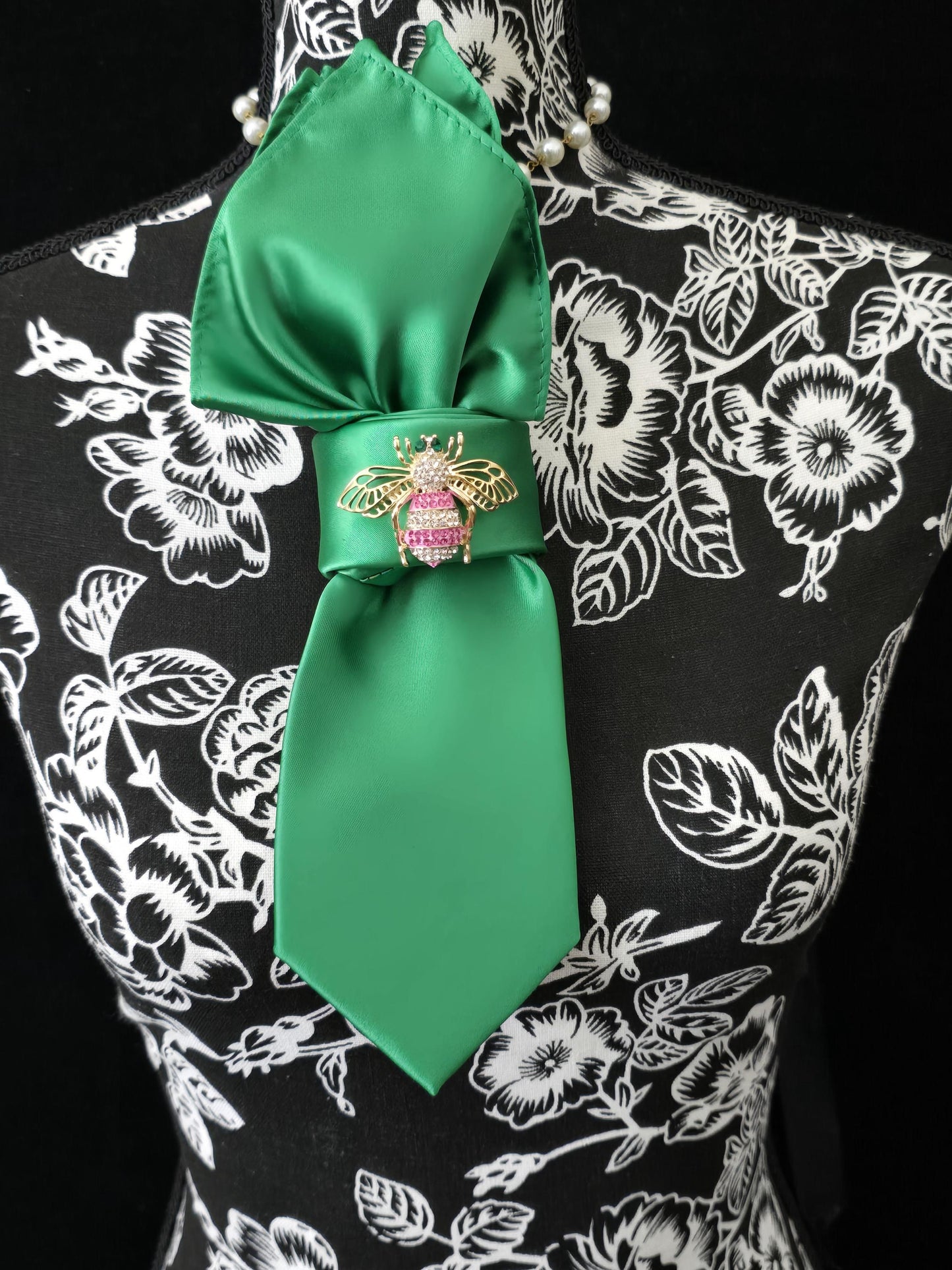 Green Silk Bumble Bee Brooch Necktie Necklace - Handcrafted Statement Jewelry - Brooch Necktie - Stylish Neckwear For Women