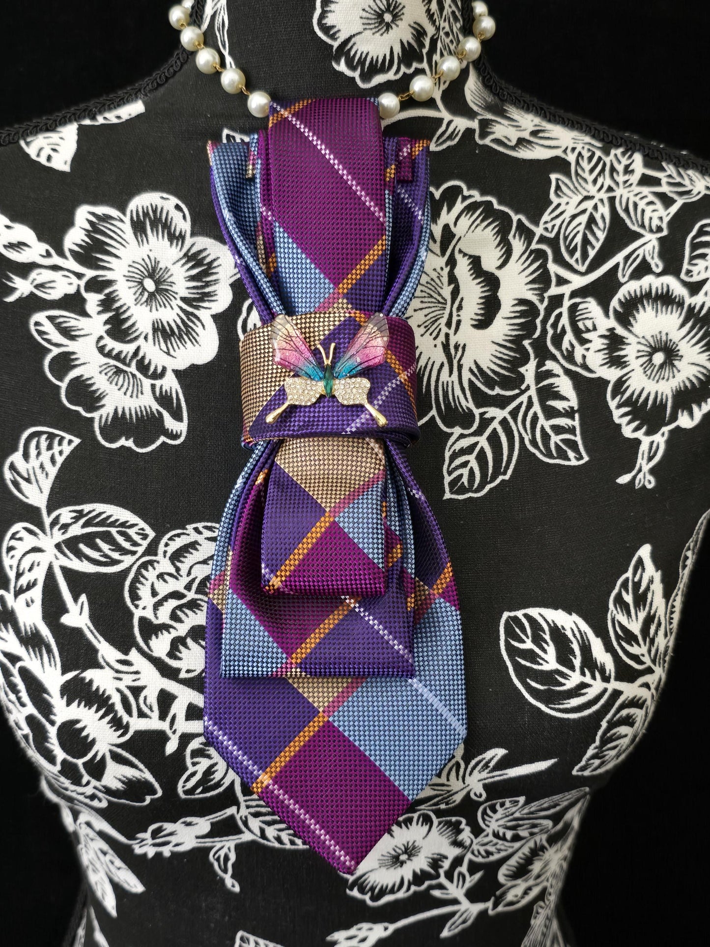 Stylish Multi Color Plaid Women's Necktie Necklace - Fashion Ties for Women - Brooch Necktie - Stylish Neckwear For Women