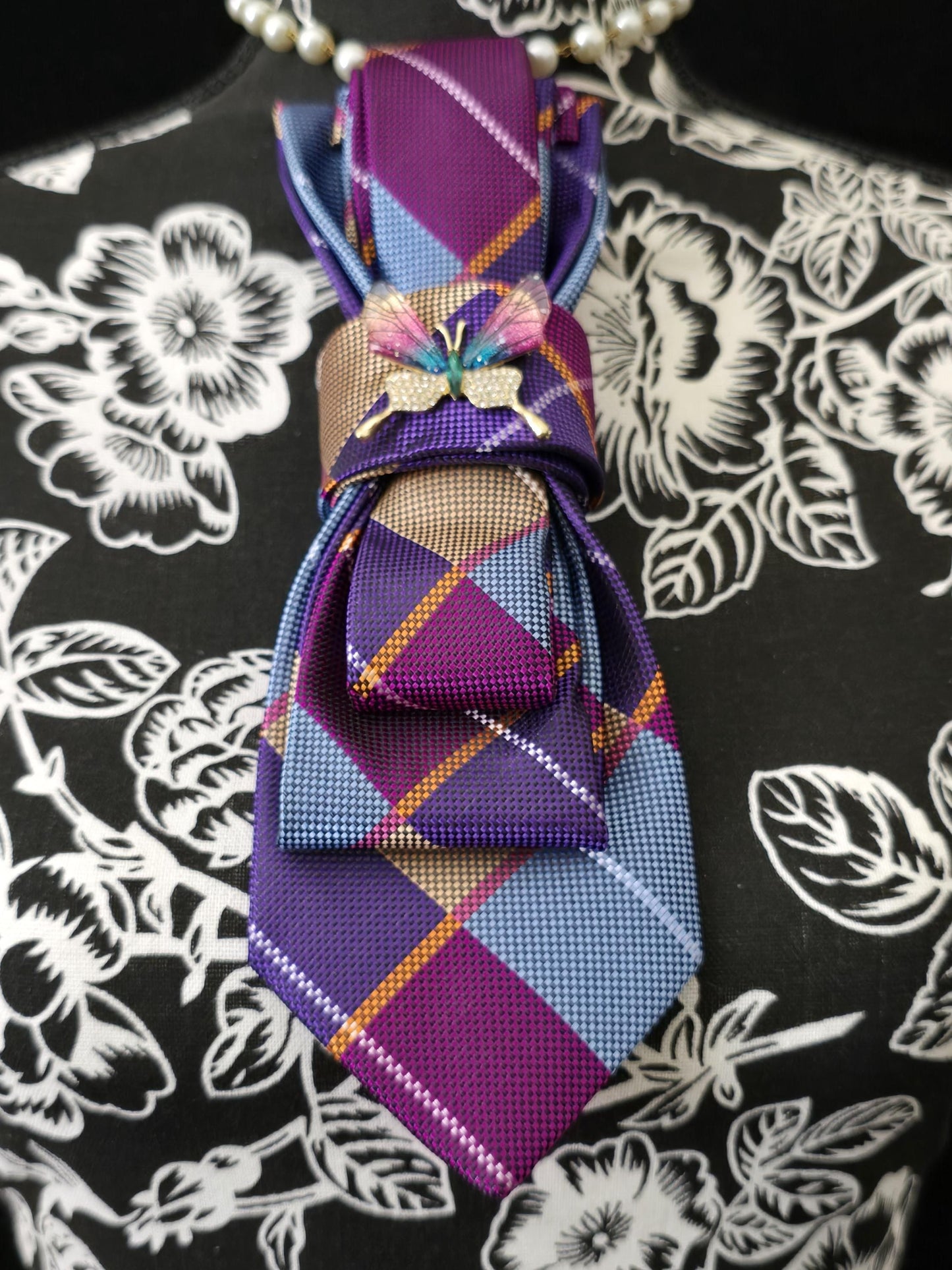 Stylish Multi Color Plaid Women's Necktie Necklace - Fashion Ties for Women - Brooch Necktie - Stylish Neckwear For Women