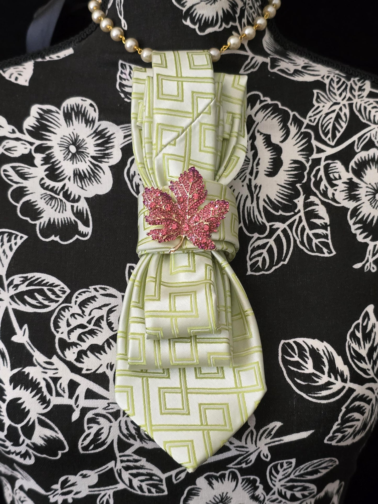 Lady Ties, Women Tie, Neck Tie Necklace, Pearl Necklace, Necktie for women, ladies tie, Elegant women's necktie, Alpha Kappa Alpha Sorority Necklace, Pink and Green Necklace