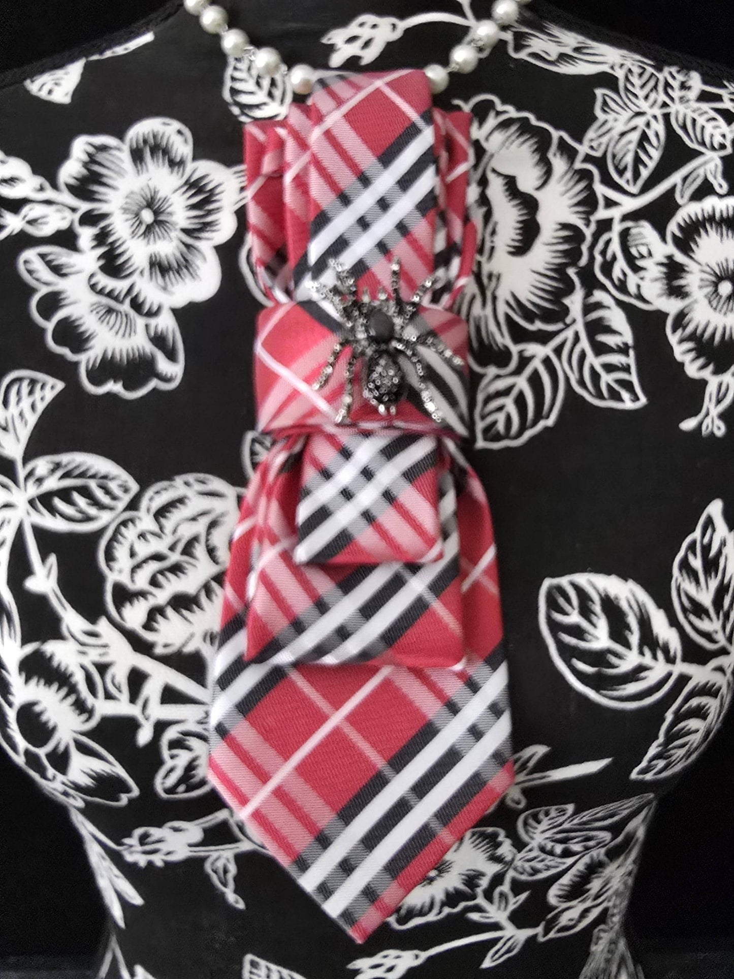 Stylish Black and Red Plaid Women's Necktie Necklace - Brooch Necktie - Stylish Neckwear For Women