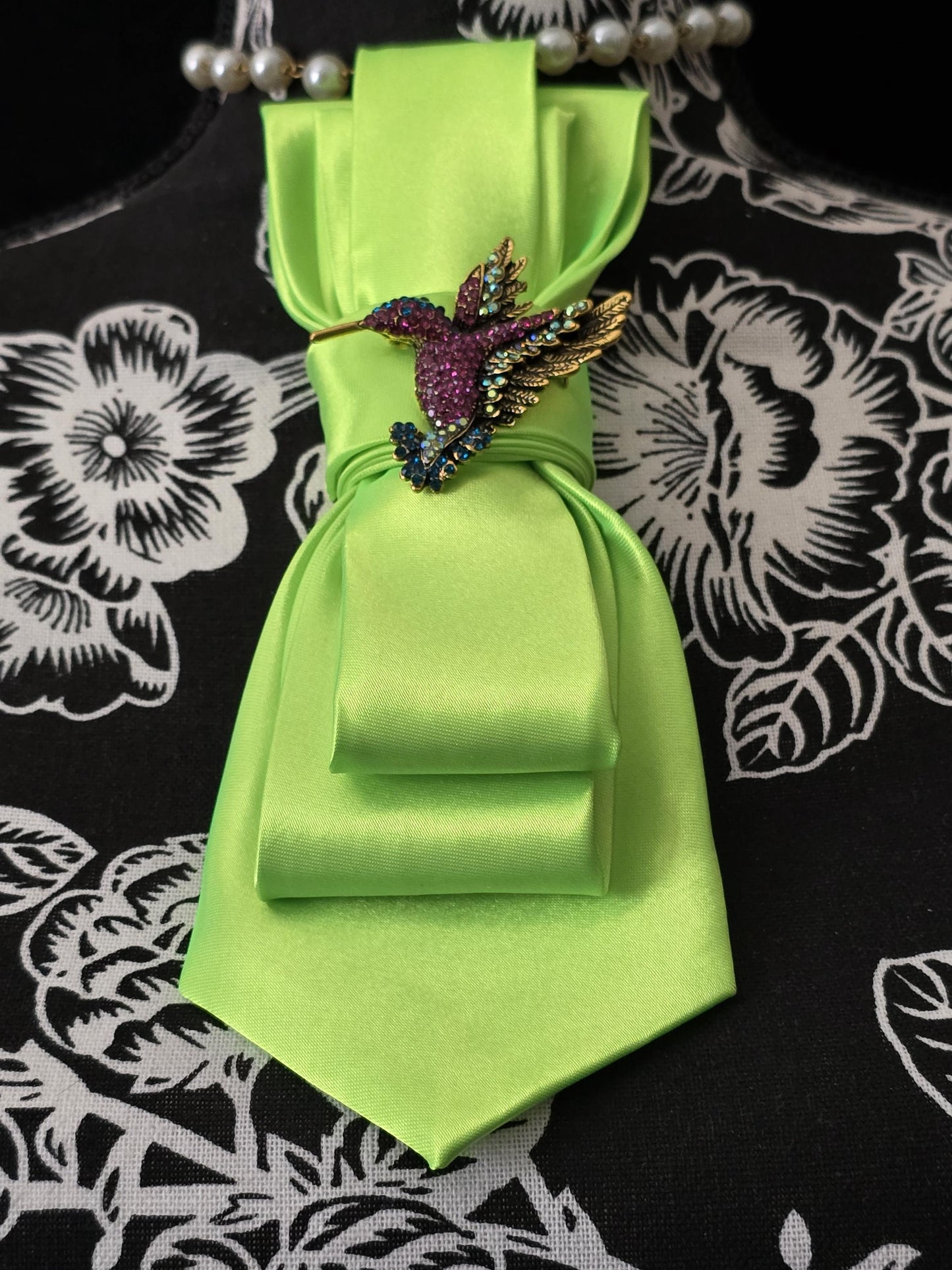 Simply Elegant Lime Green Women's Tie- Brooch Necklace - Brooch Necktie