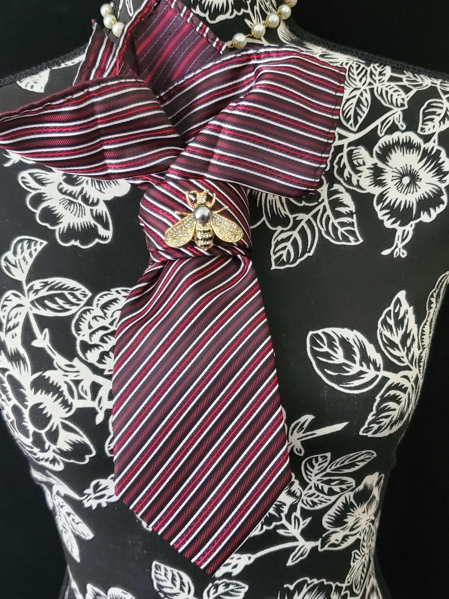 Stylish Black and Red Stripe Women's Necktie Necklace - Bumble Bee Brooch Necklace - Brooch Necktie - Stylish Neckwear For Women