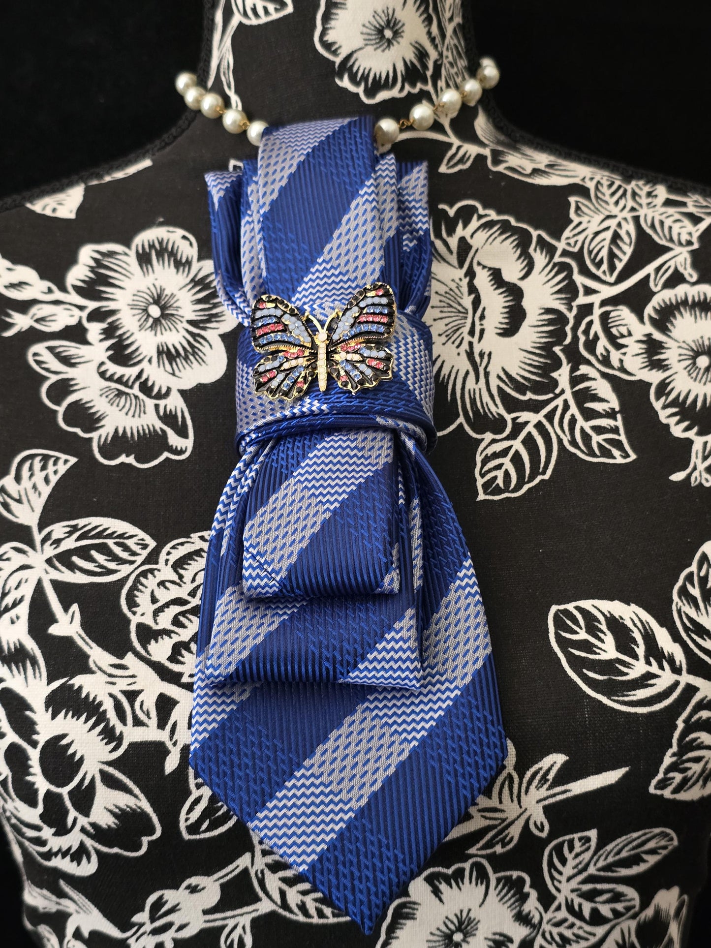 Simple Blue Stripe Women's Tie- Butterfly Brooch Necklace - Brooch Necktie - Stylish Neckwear For Women
