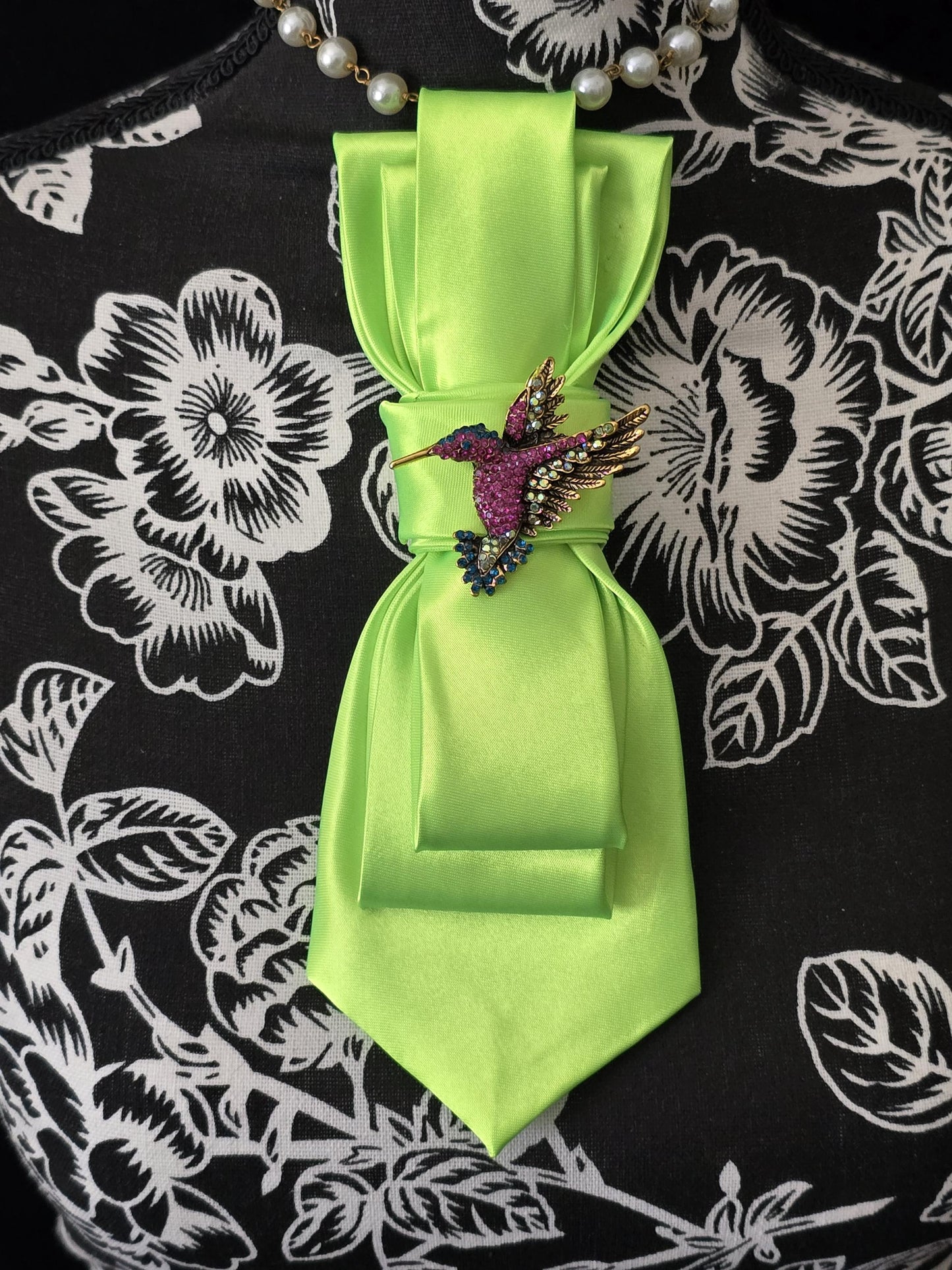 Simply Elegant Lime Green Women's Tie- Brooch Necklace - Brooch Necktie