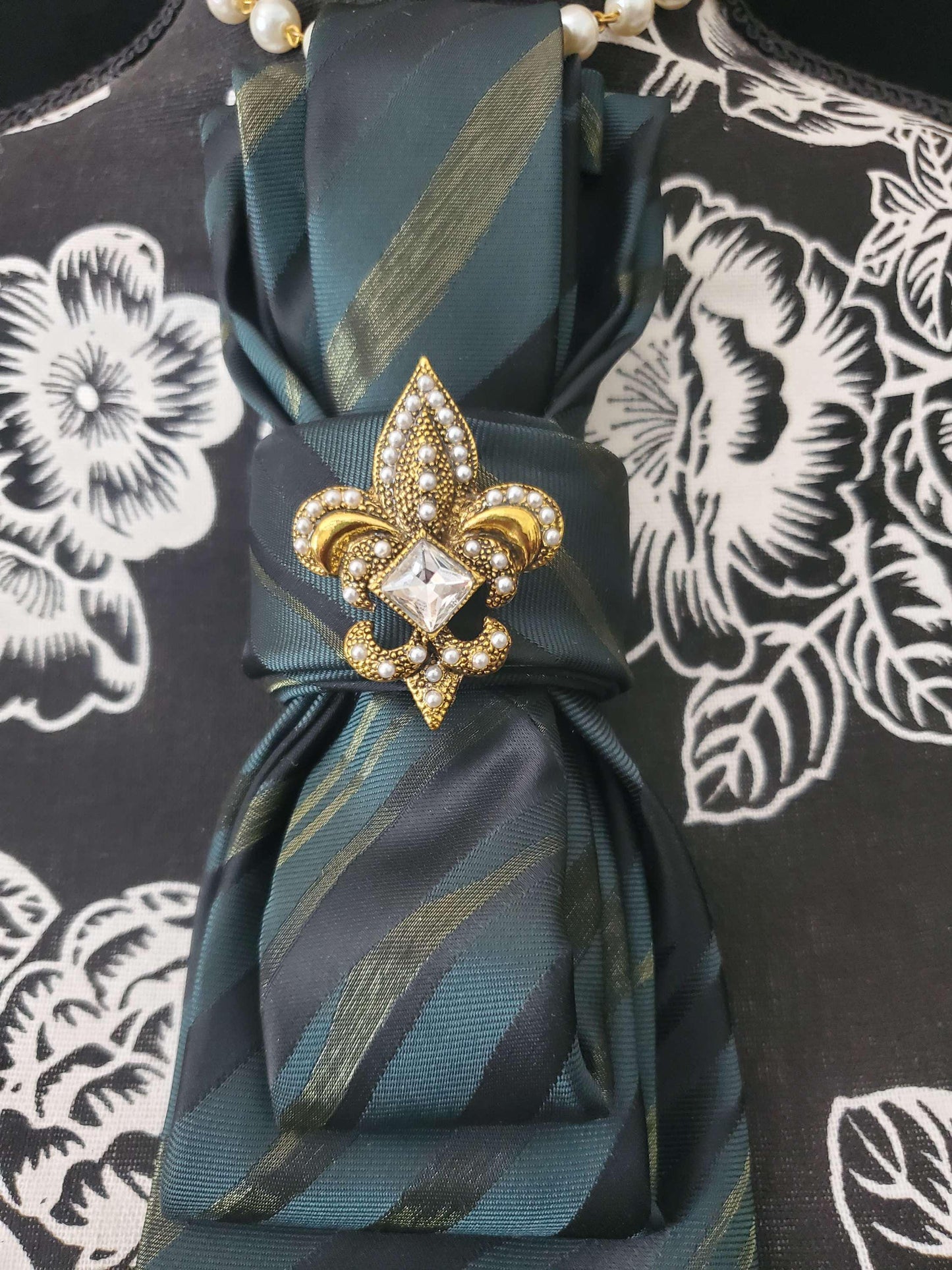 Simply Elegant Camo Colored Stripe Women's Necktie Necklace