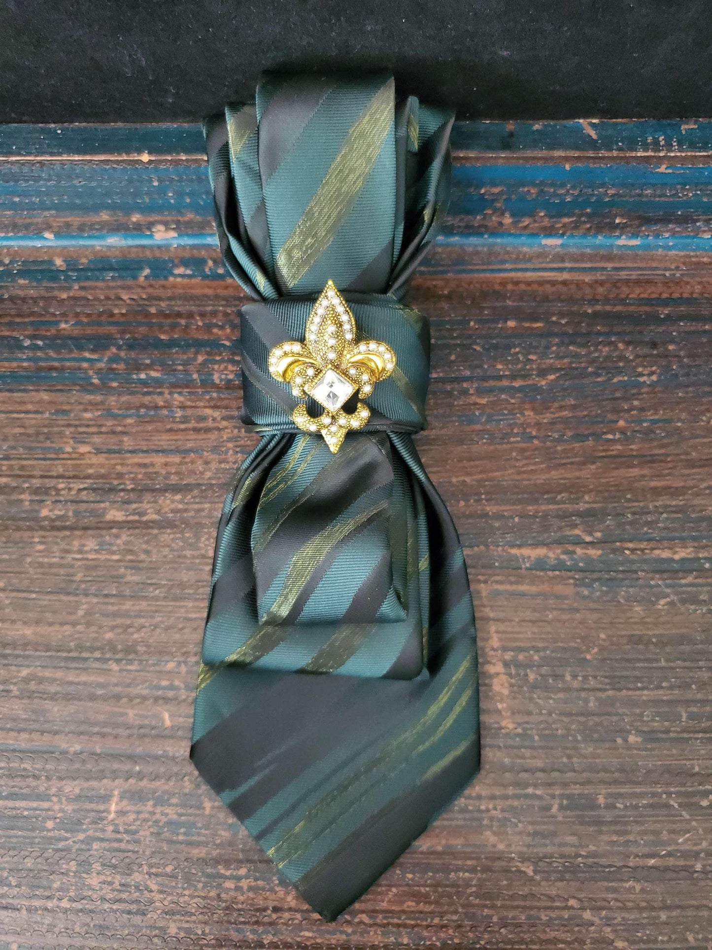 Simply Elegant Camo Colored Stripe Women's Necktie Necklace