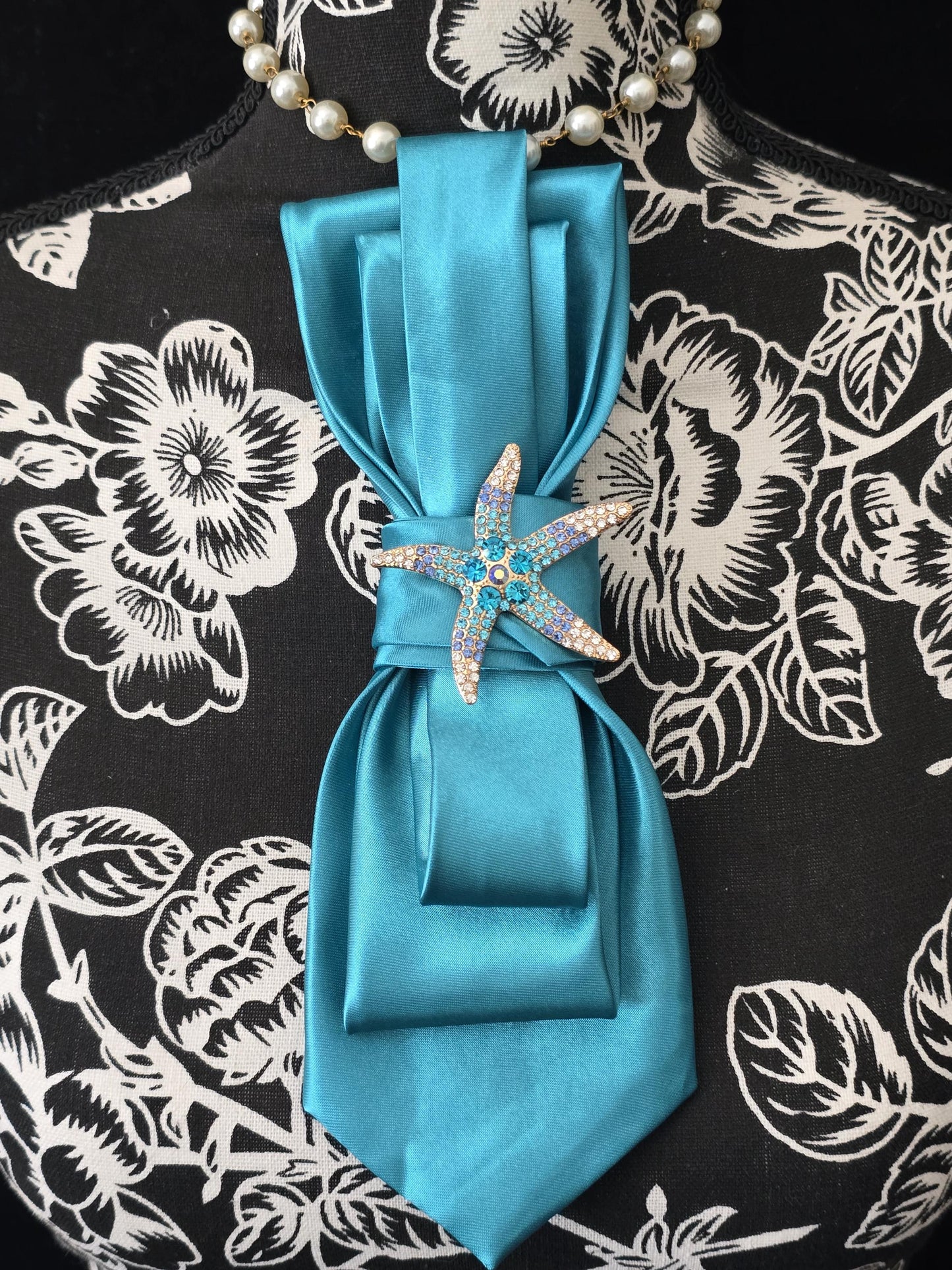 Teal Necktie Necklace: Rhinestone Starfish Brooch, Women's Fashion Tie