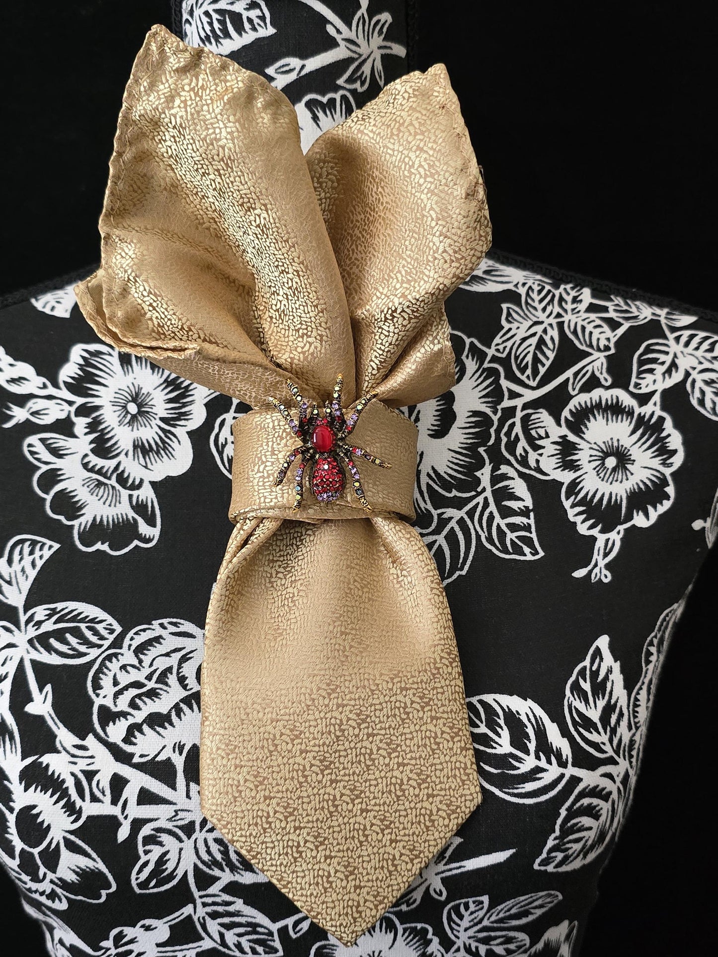 Stylish Gold Women's Necktie Necklace - Red Spider Brooch Necklace - Brooch Necktie - Stylish Neckwear For Women