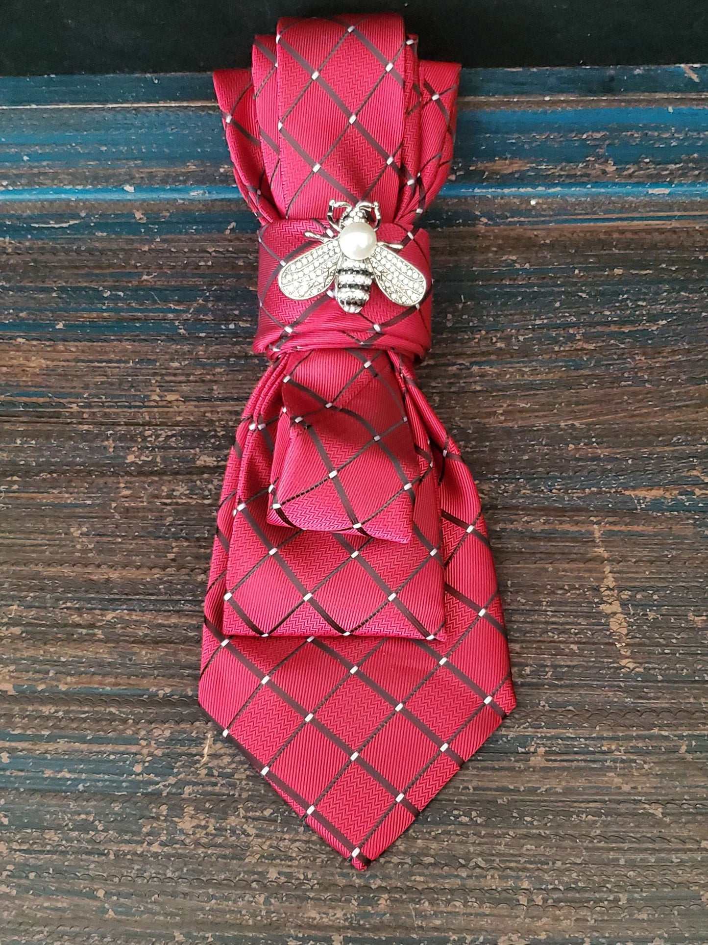 Simply Elegant Red  Polka Dot Women's Tie-Brooch Necklace