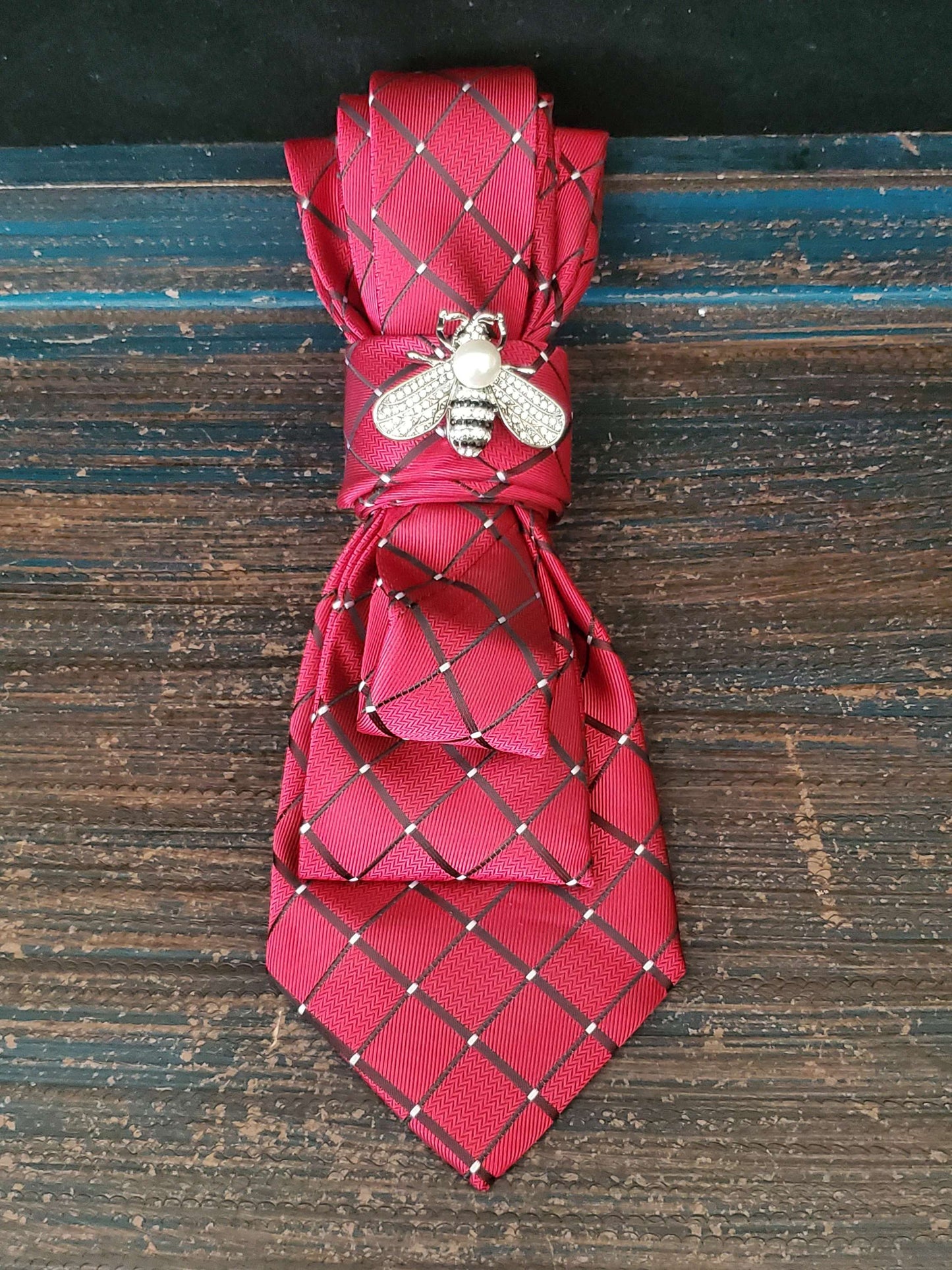 Simply Elegant Red  Polka Dot Women's Tie-Brooch Necklace