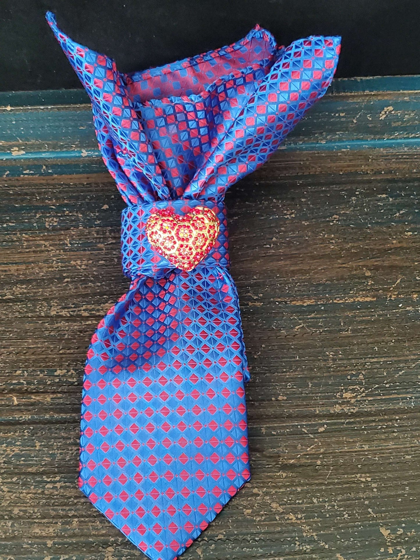 Stylish Blue and Red Women's Necktie Necklace - Heart Brooch Necklace