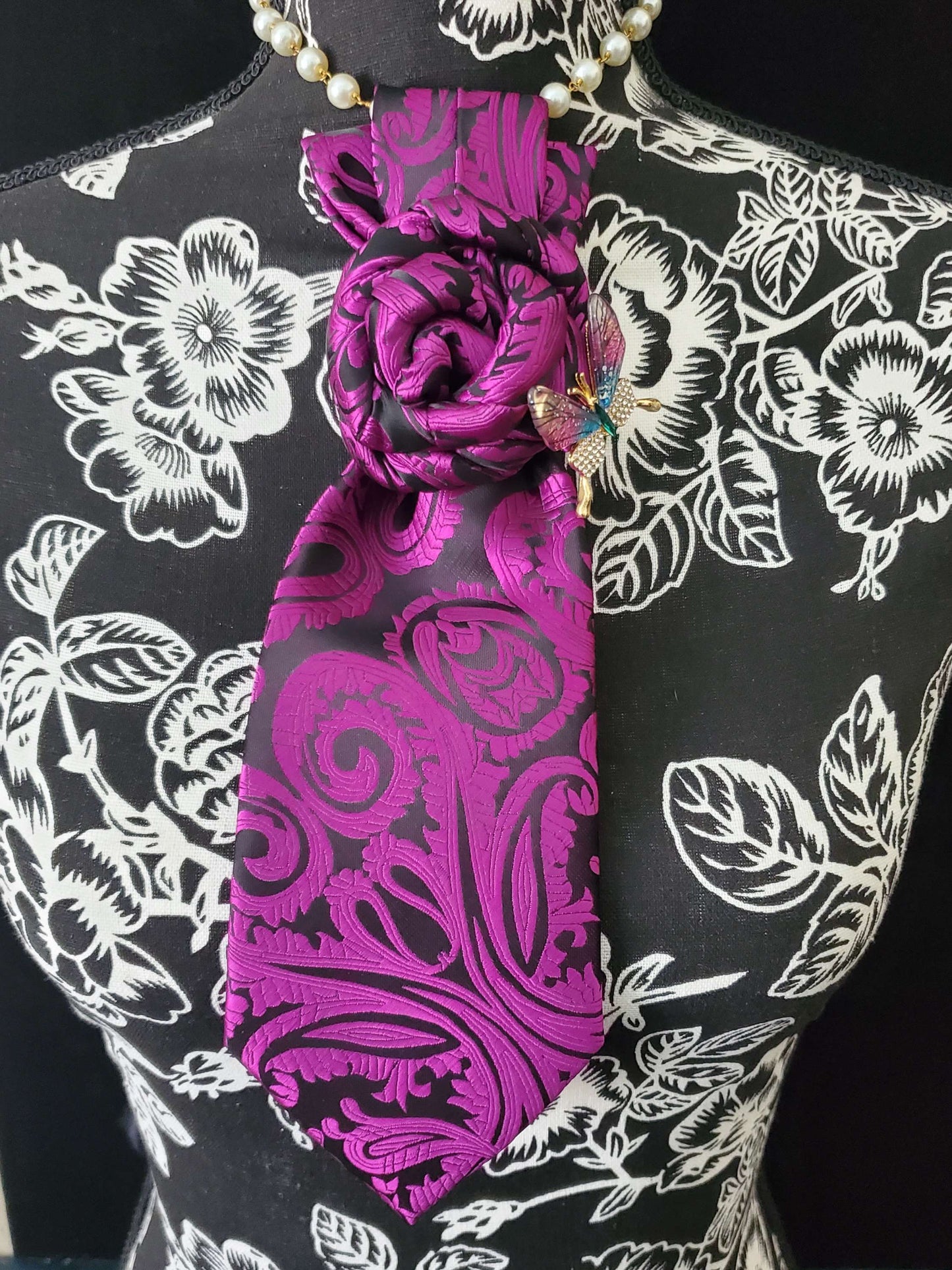 Simply Elegant Pinkish Purple Paisley Women's Necktie Necklace