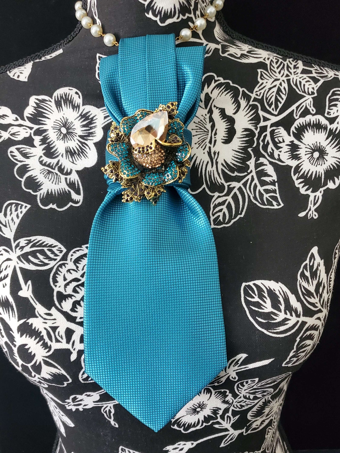 Crystal Flower Brooch- Teal Women's Necktie Necklace