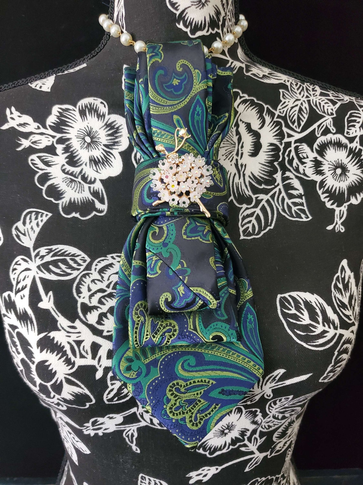 Stylish Blue and Green Paisley Women’s Necktie Necklace