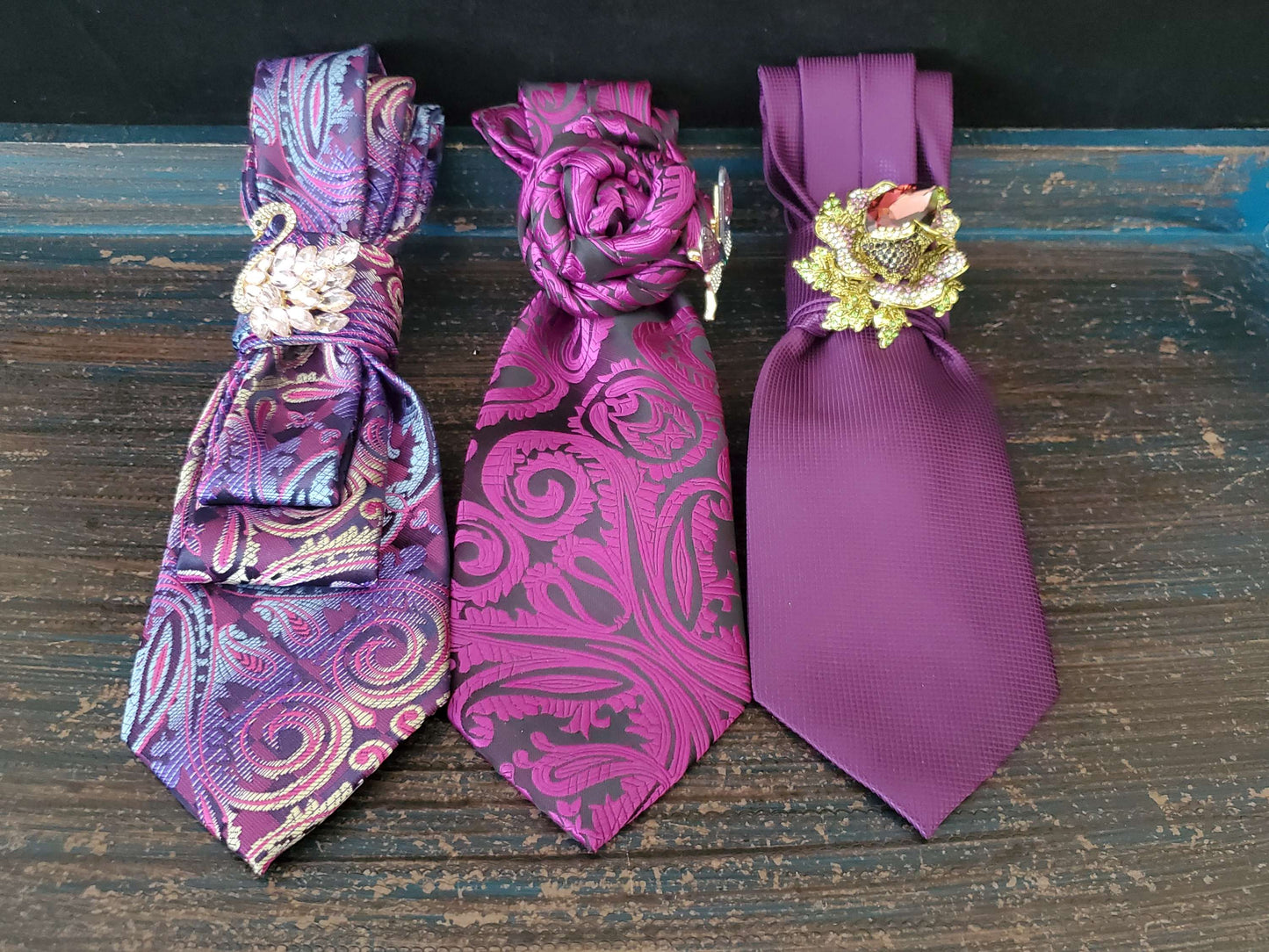 Simply Elegant Pinkish Purple Paisley Women's Necktie Necklace