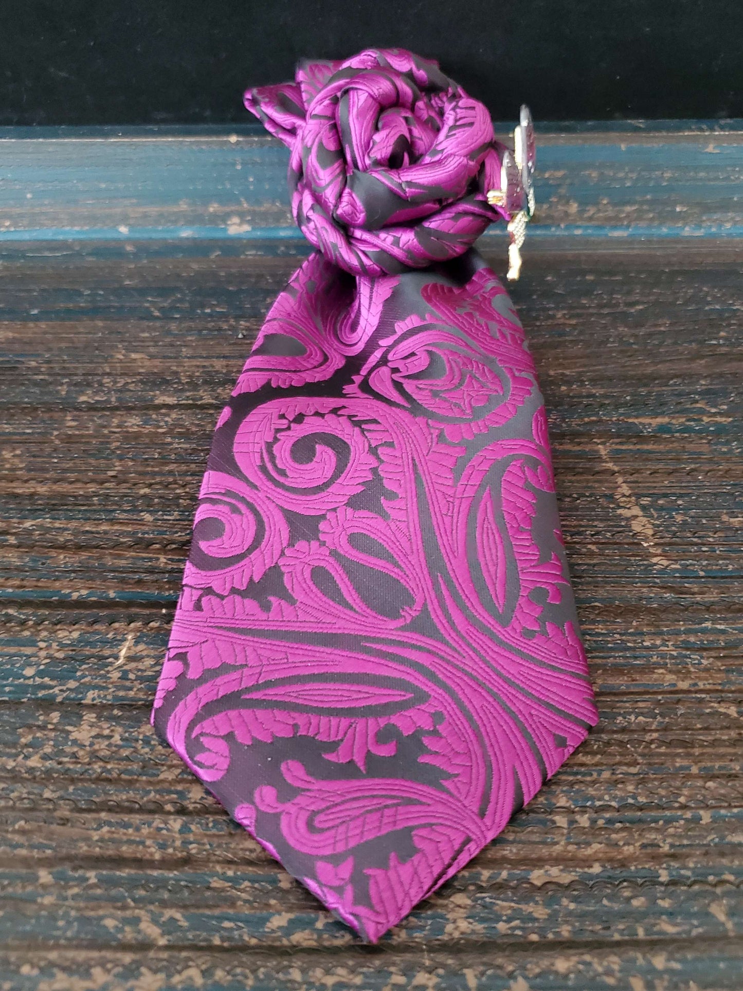 Simply Elegant Pinkish Purple Paisley Women's Necktie Necklace