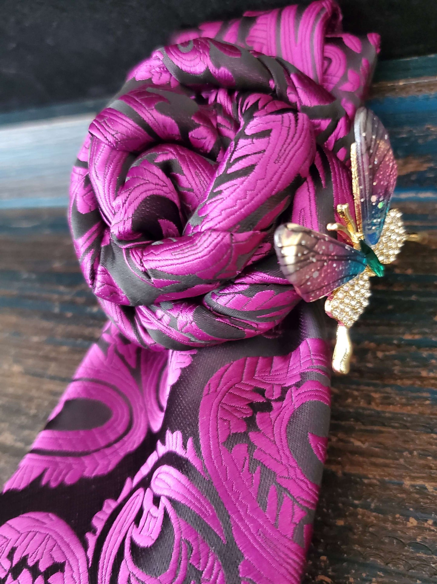 Simply Elegant Pinkish Purple Paisley Women's Necktie Necklace