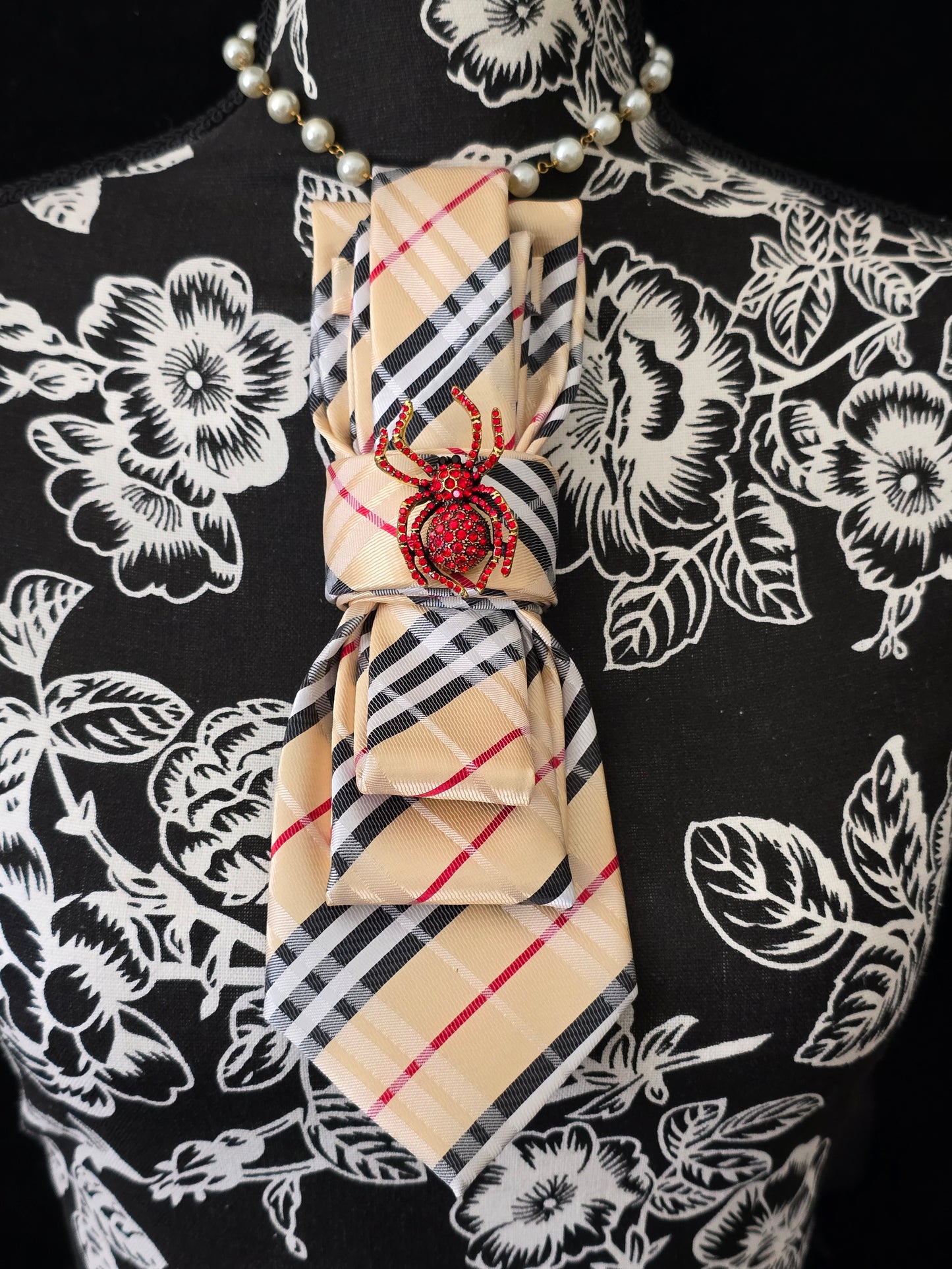 Spider Brooch Necklace- Gold Plaid Women's Necktie Necklace