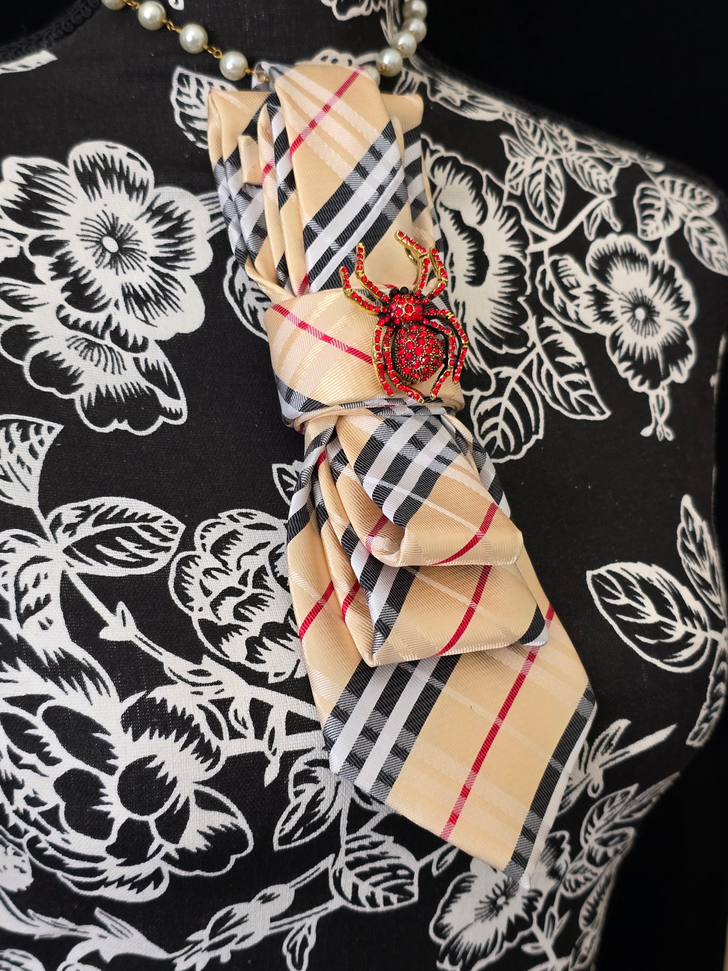 Spider Brooch Necklace- Gold Plaid Women's Necktie Necklace
