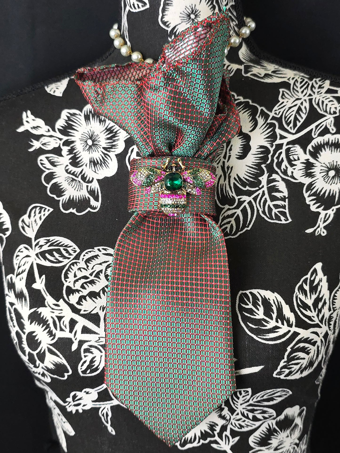 Stylish Iridescent Pink and Green Women's Necktie Necklace - Bumble Bee Brooch - Necklace