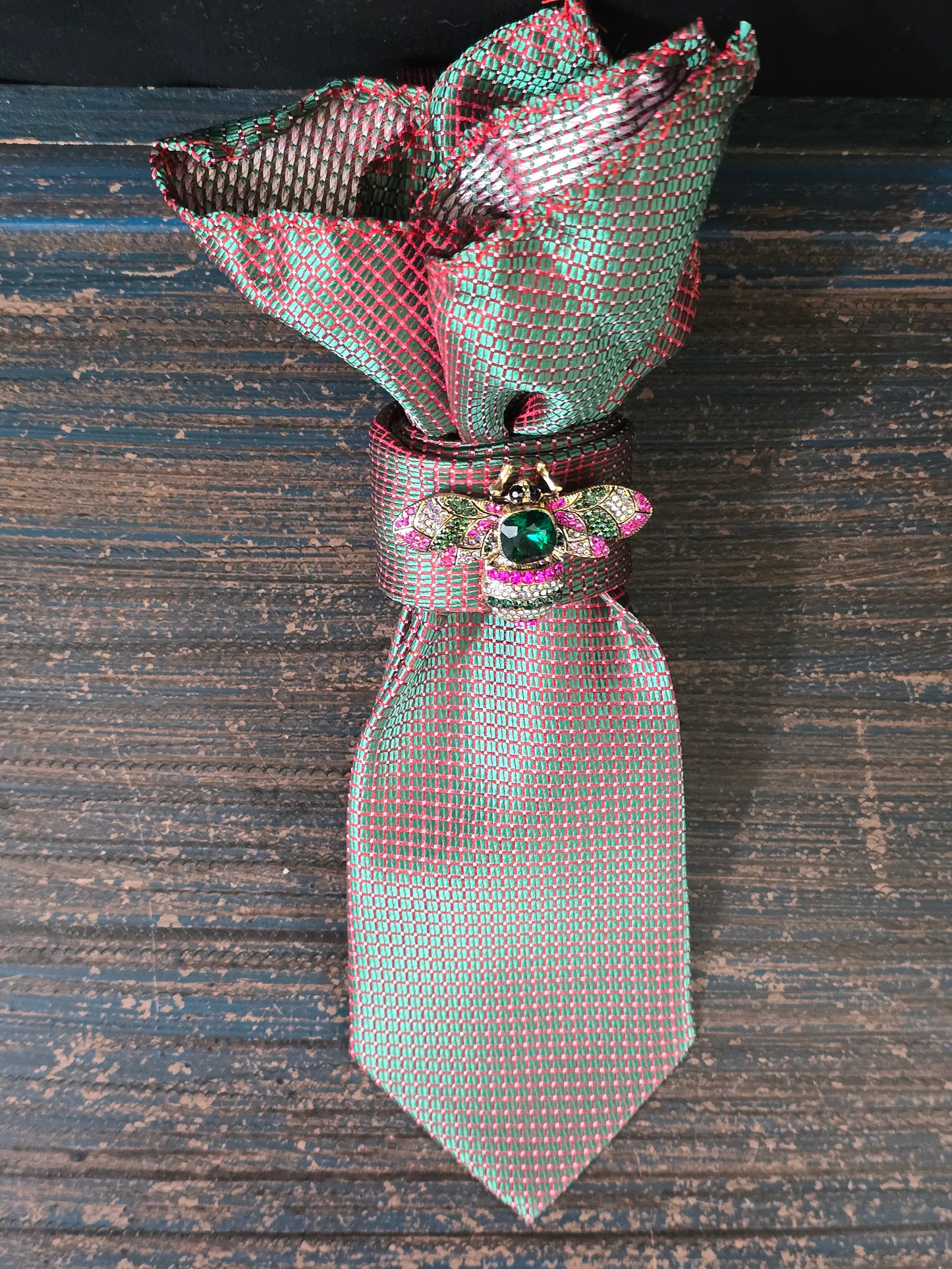 Stylish Iridescent Pink and Green Women's Necktie Necklace - Bumble Bee Brooch - Necklace