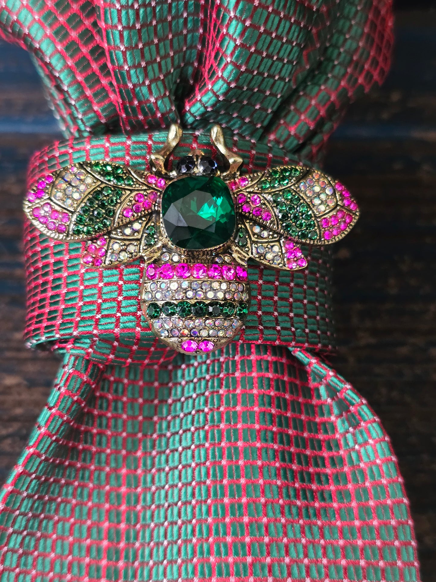 Stylish Iridescent Pink and Green Women's Necktie Necklace - Bumble Bee Brooch - Necklace