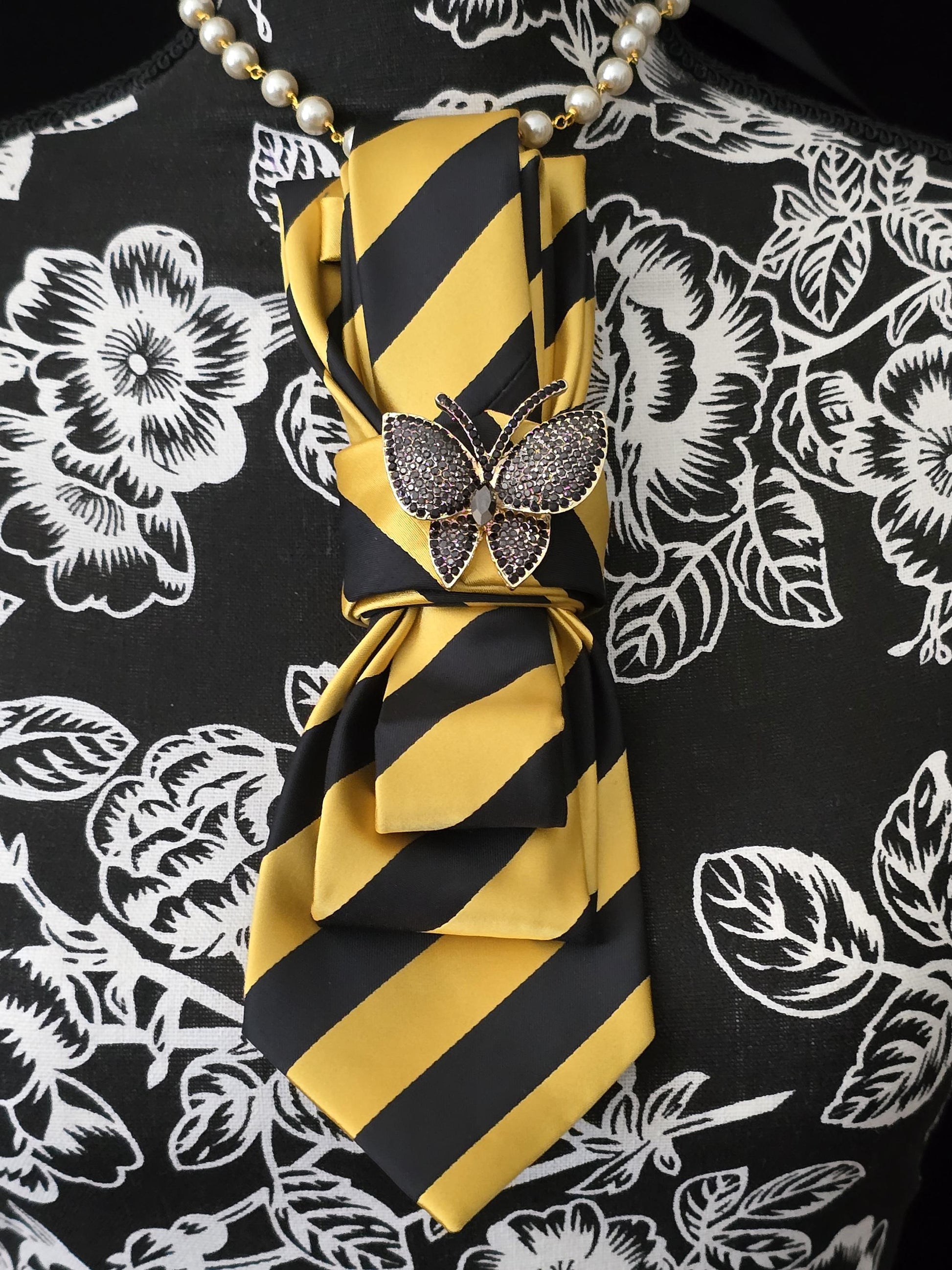 Brooch neckties, Stylish neckwear, Unique ties for women, Fashionable necktie necklace