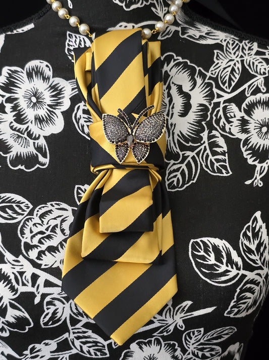 Lady Ties, Women Tie, Neck Tie Necklace, Pearl Necklace, Necktie for women, ladies tie, Elegant women's necktie