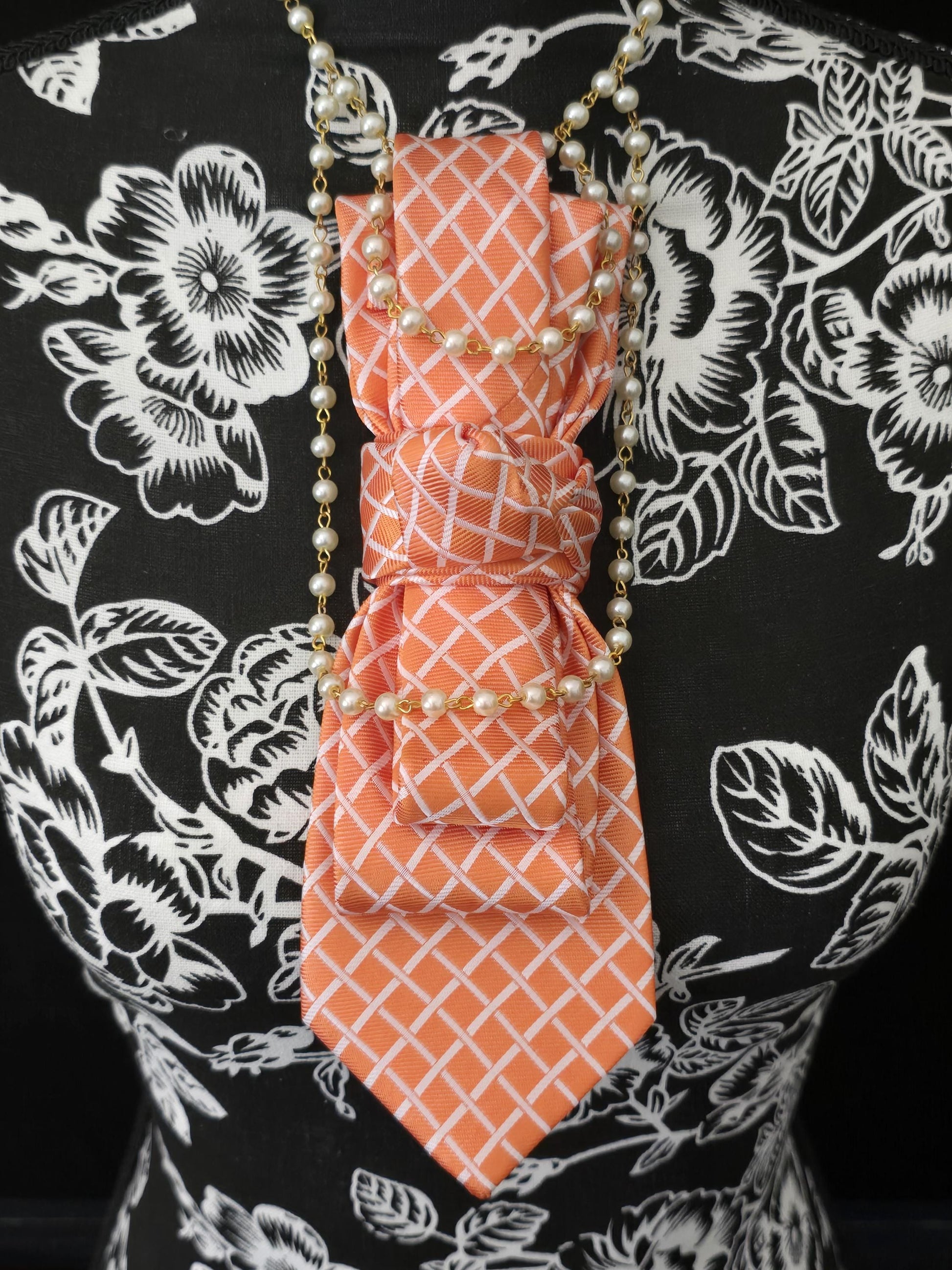 Lady Ties, Women Tie, Neck Tie Necklace, Pearl Necklace, Necktie for women, ladies tie, Elegant women's necktie