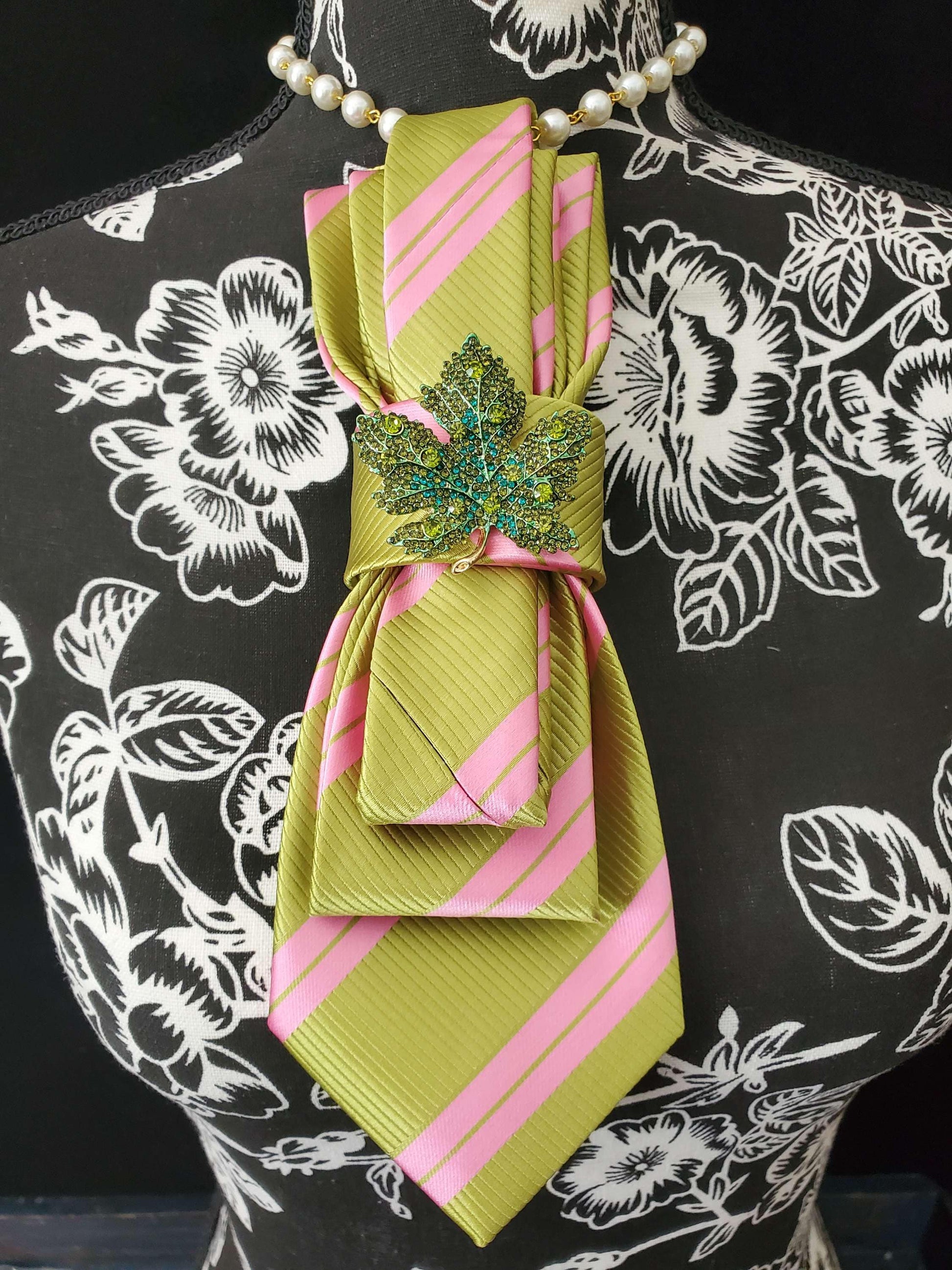 Alpha kappa alpha necktie, Ivy Leaf Necklace, womentie, necktie for women