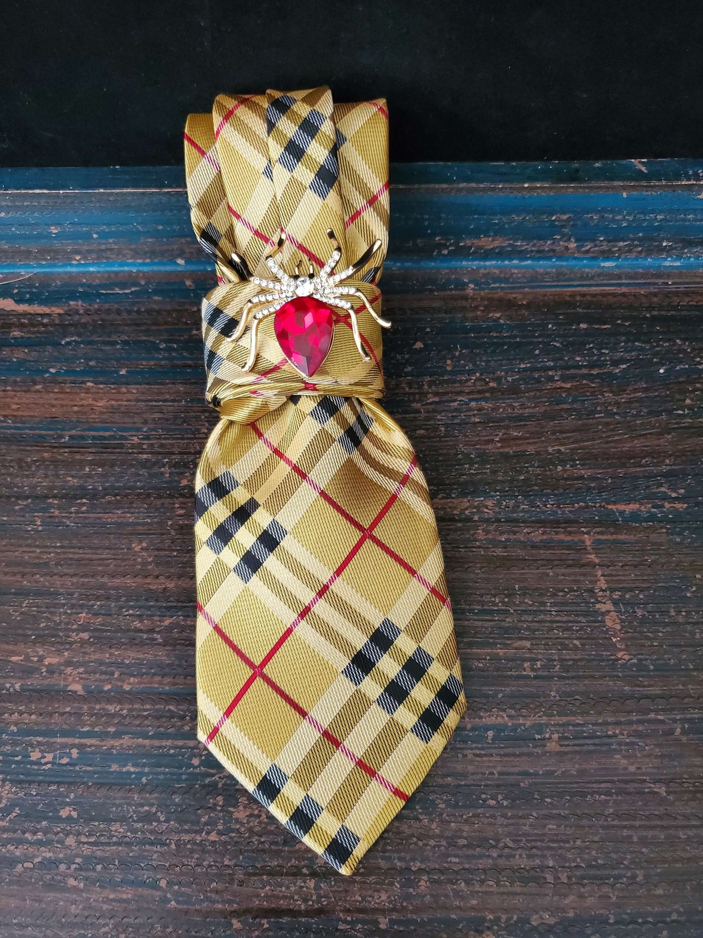 Spider Brooch Necklace- Gold Plaid Women's Necktie Necklace