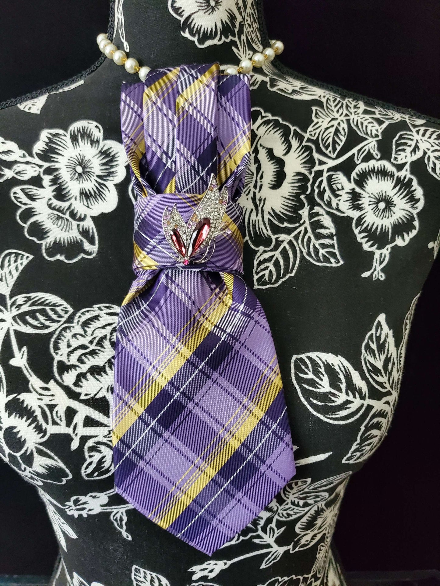 Simply Elegant Purple Plaid Women's Necktie Necklace