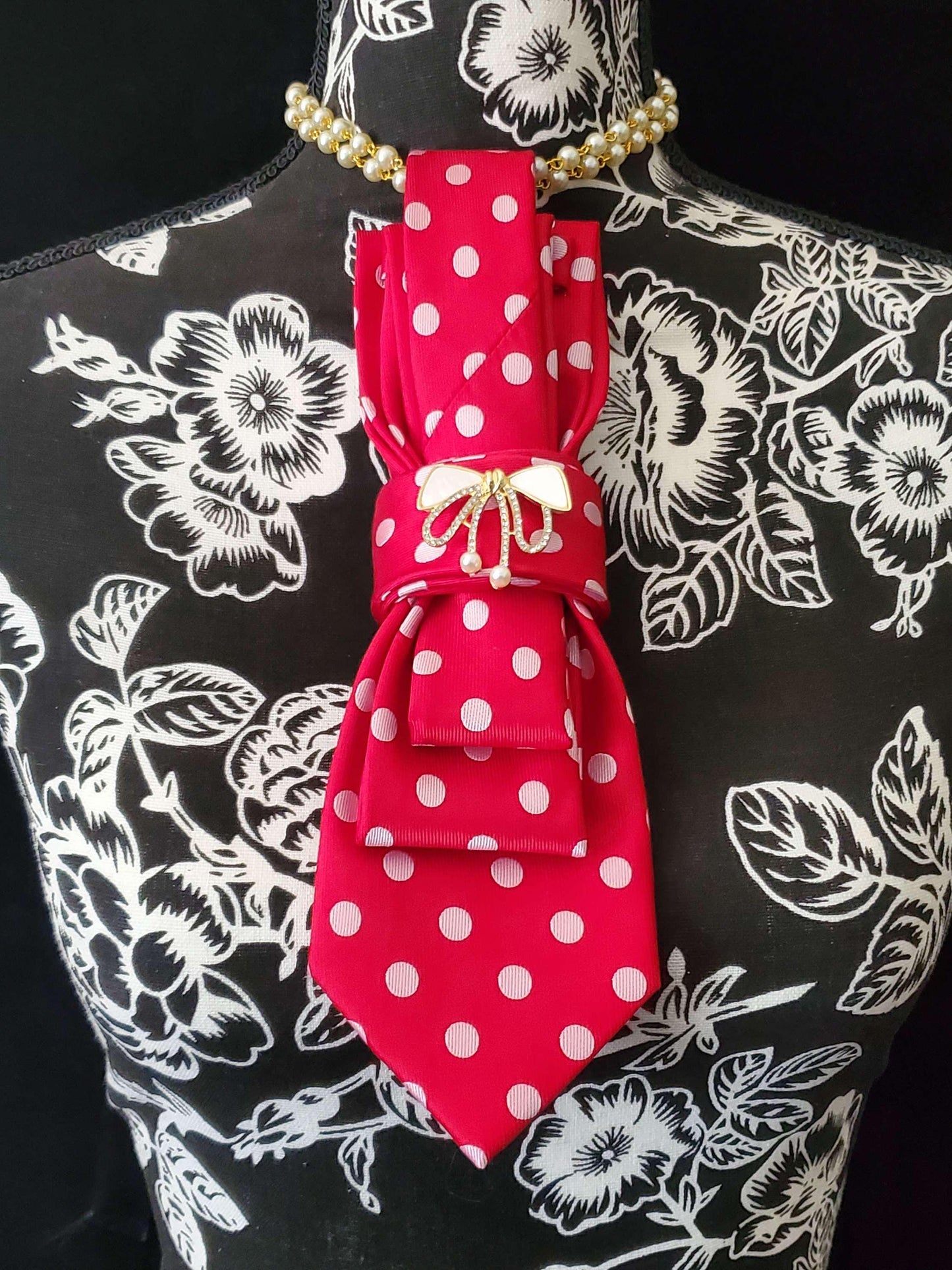 Red and White Polka Dot Women's Tie-Pearl Bow Brooch Necklace -  Stylish Necktie's For Women