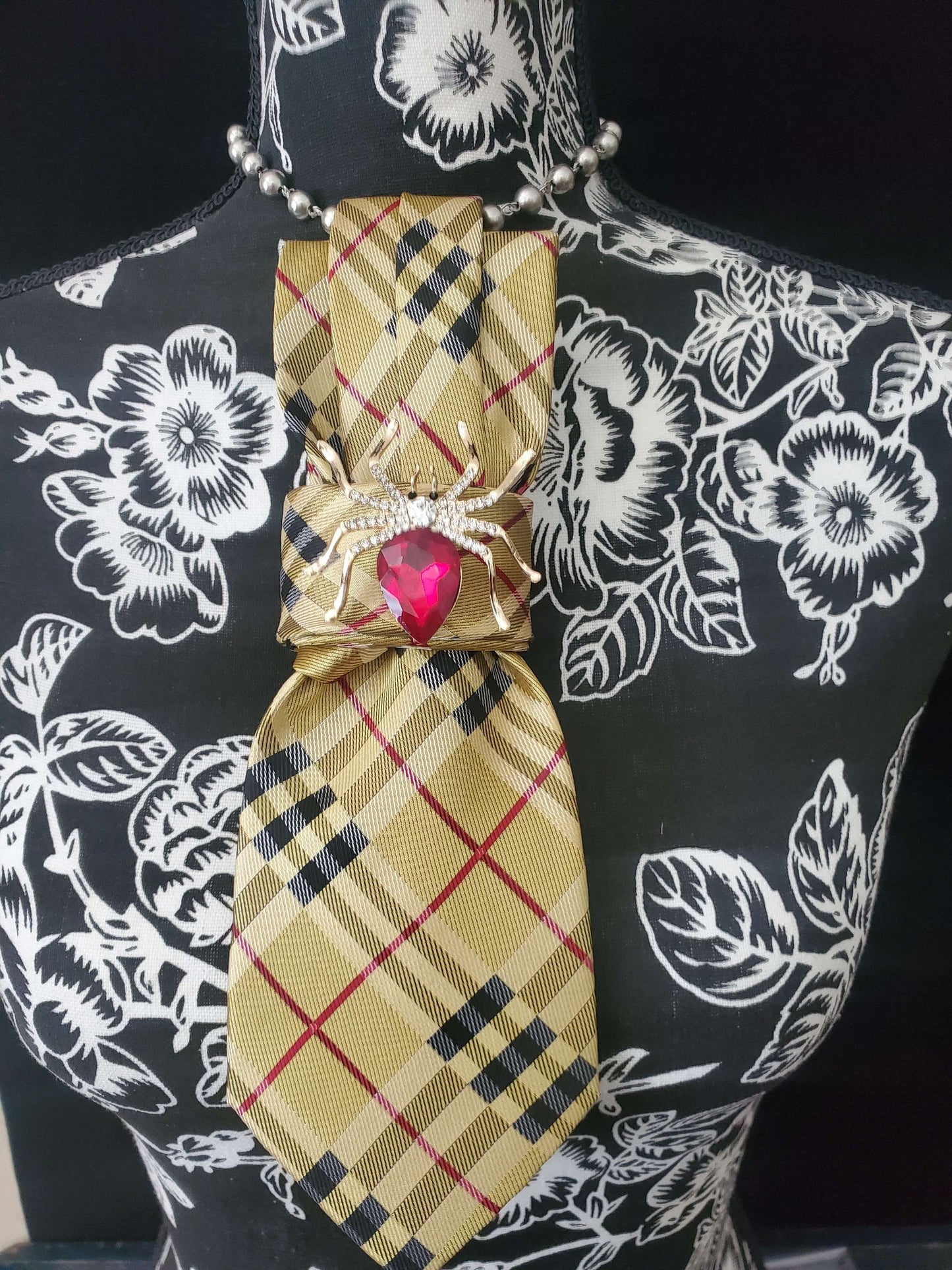 Spider Brooch Necklace- Gold Plaid Women's Necktie Necklace