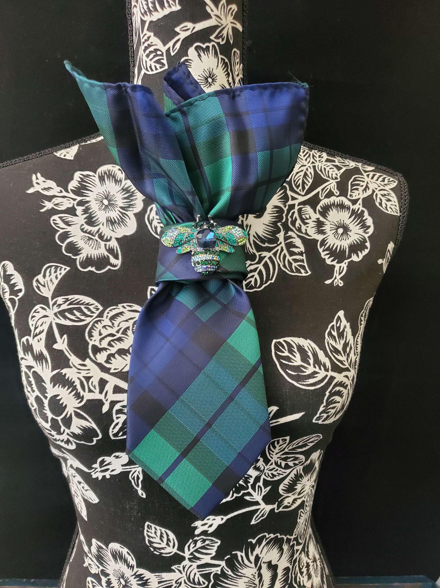 Simply Elegant Blue and Green Plaid Women's Necktie Necklace - Neckwear For Women