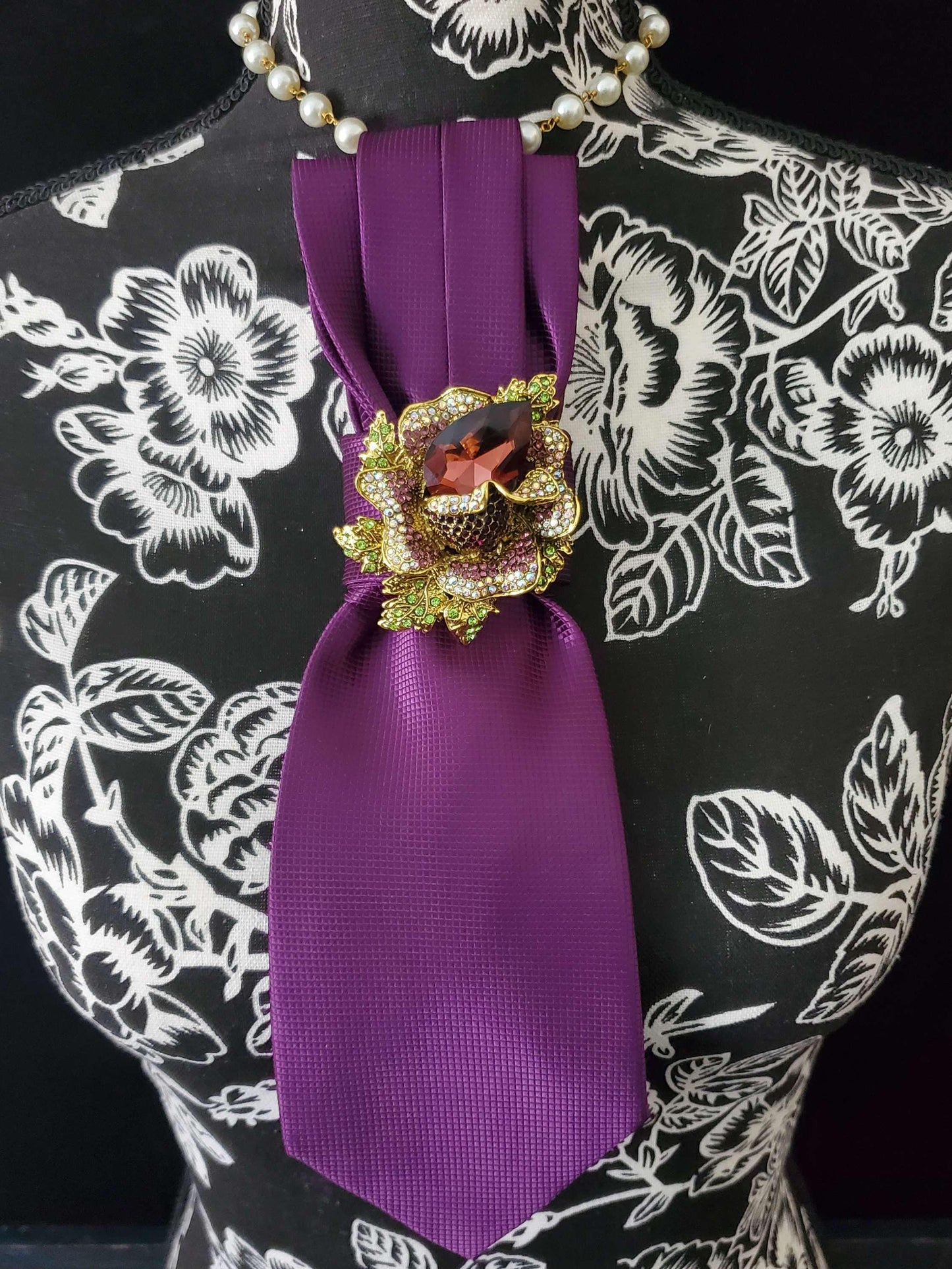 Purple Crystal Flower Brooch Necktie: Handcrafted Women's Jewelry