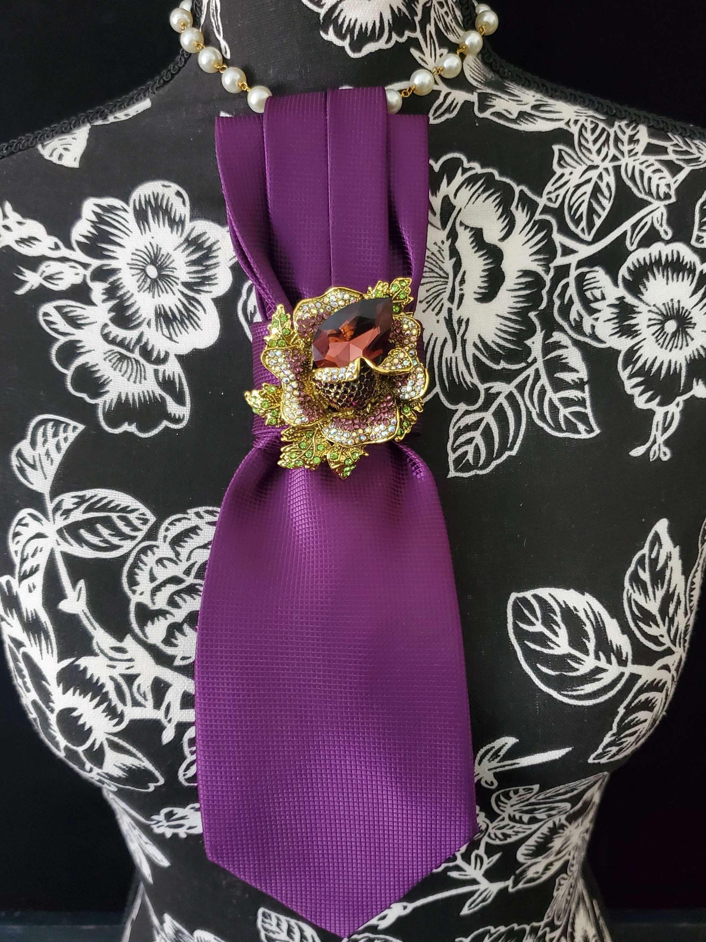 Purple Crystal Flower Brooch Necktie: Handcrafted Women's Jewelry