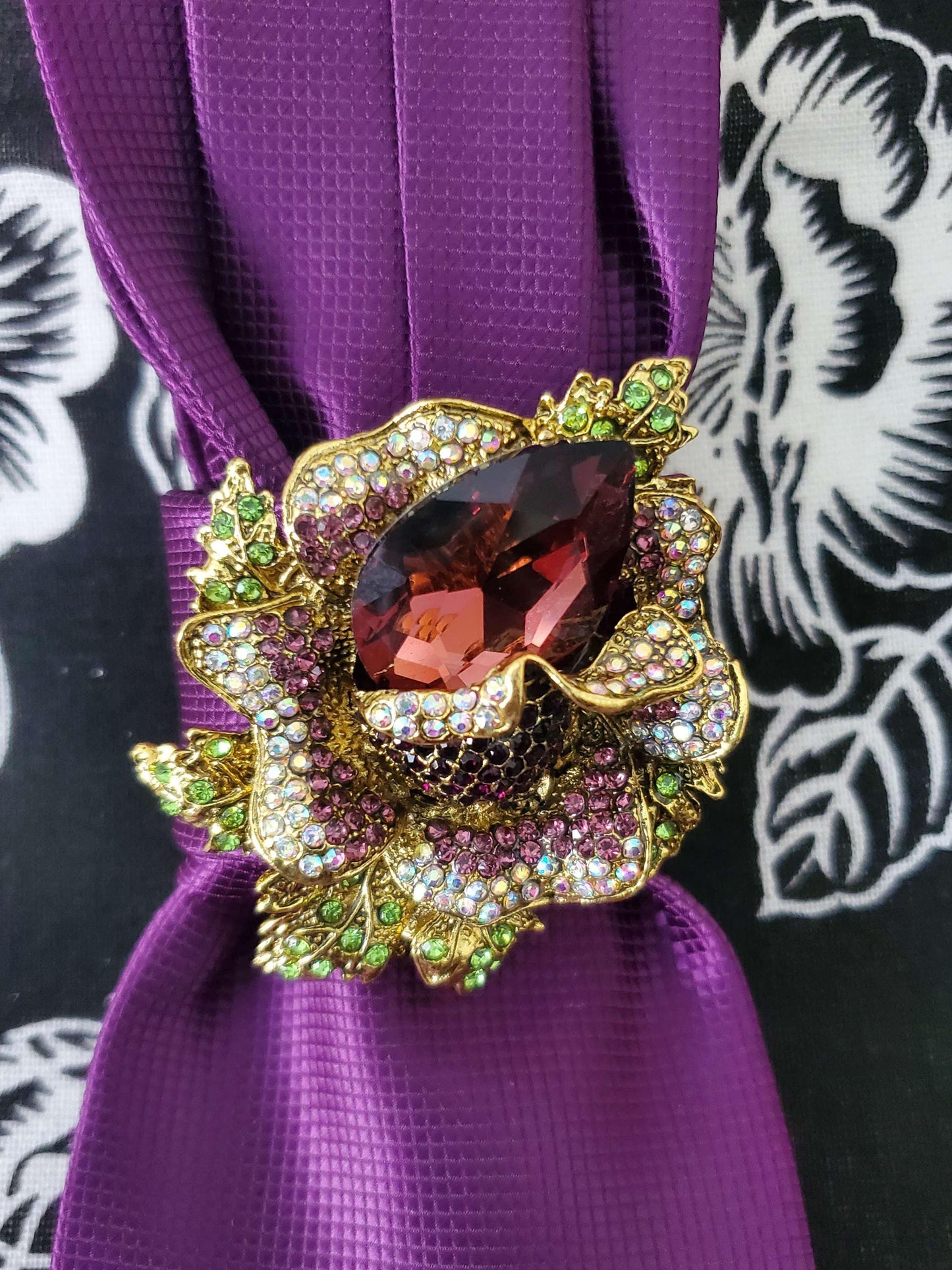 Purple Crystal Flower Brooch Necktie: Handcrafted Women's Jewelry